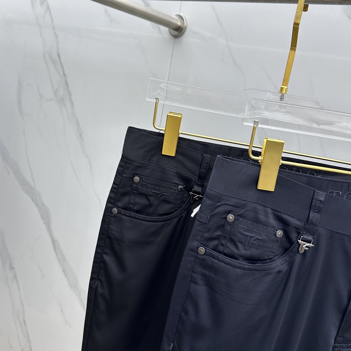 New Tom Ford 2025 Recreational Pantypers: High-Quality Design with Unique Features - 图片 4
