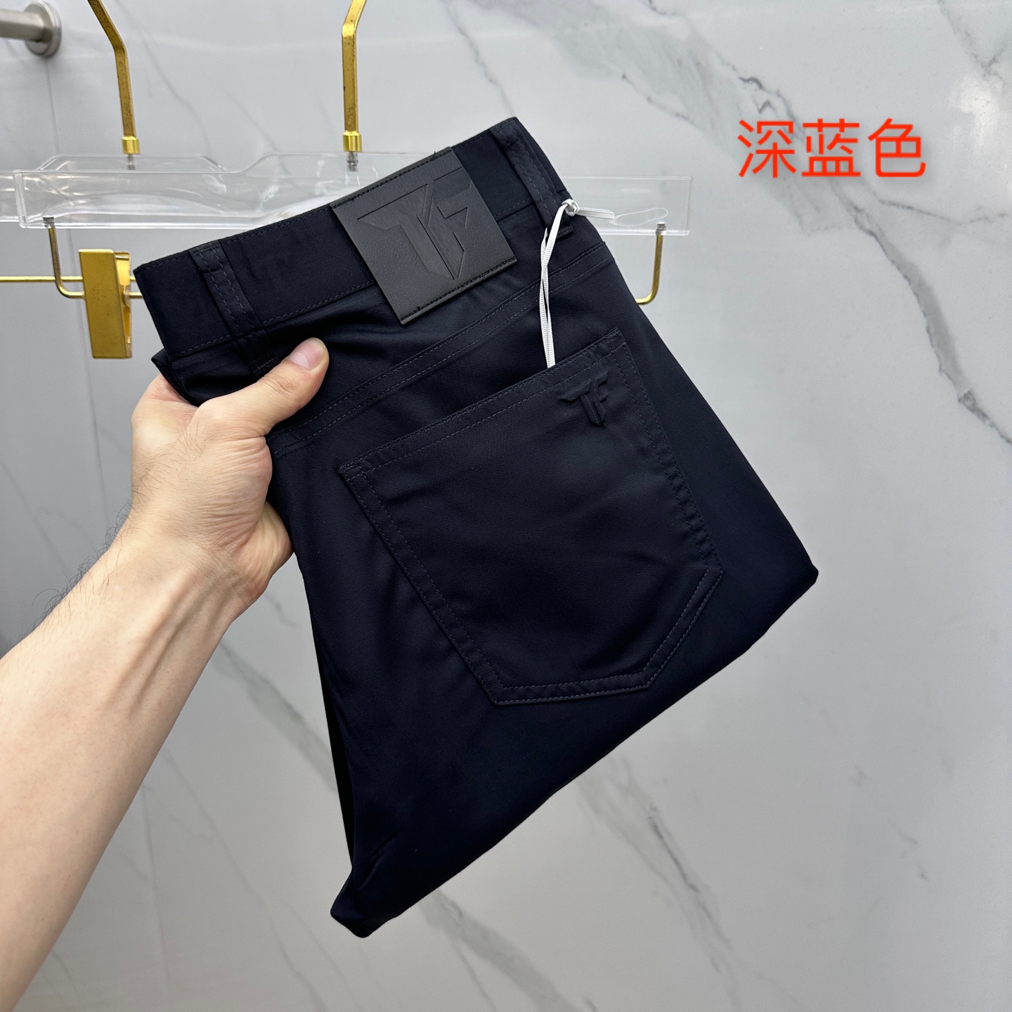 New Tom Ford 2025 Recreational Pantypers: High-Quality Design with Unique Features - 图片 1