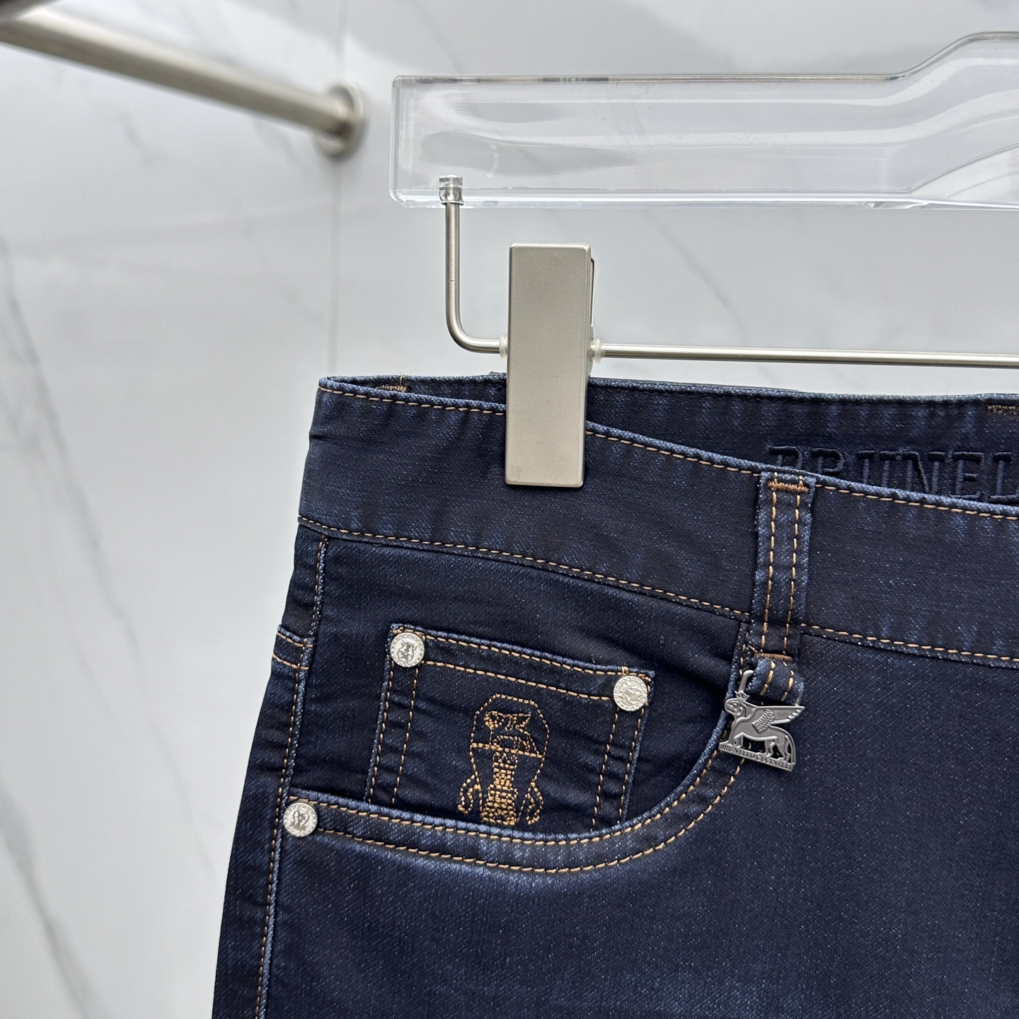2025 Spring High-End Custom Jeans with Unique Designs and Quality Materials - 图片 4