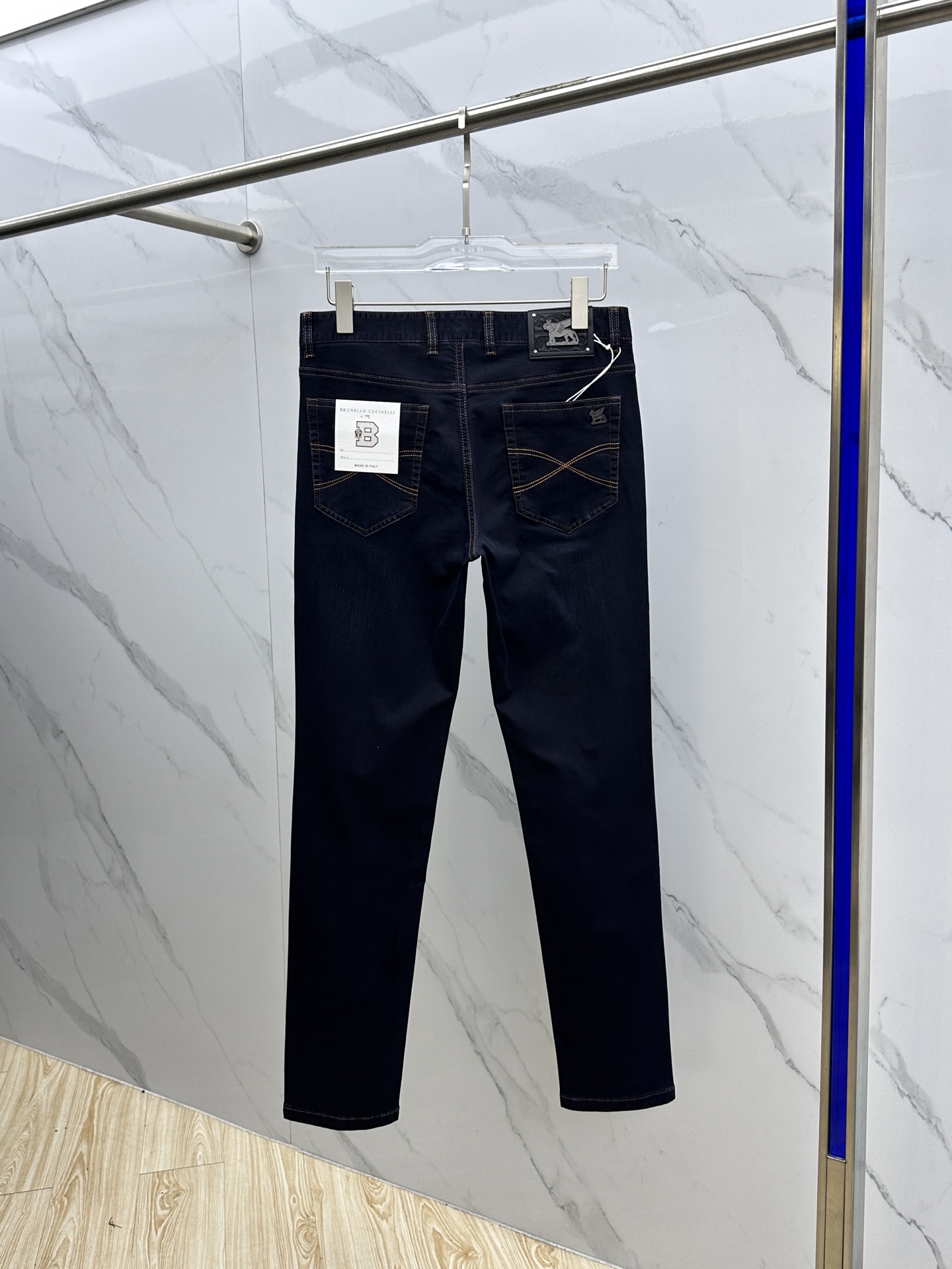2025 Spring High-End Custom Jeans with Unique Designs and Quality Materials - 图片 8
