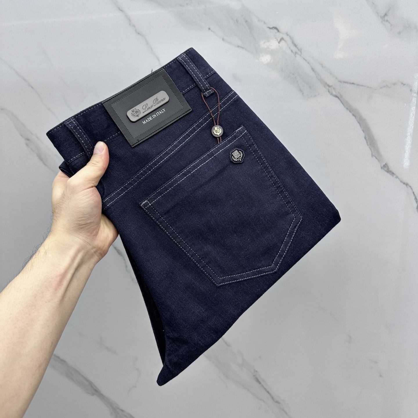 P678 New High-End Custom Jeans for Spring 2025: Unique Fabric, Quality Hardware, Distinctive Design - 图片 1