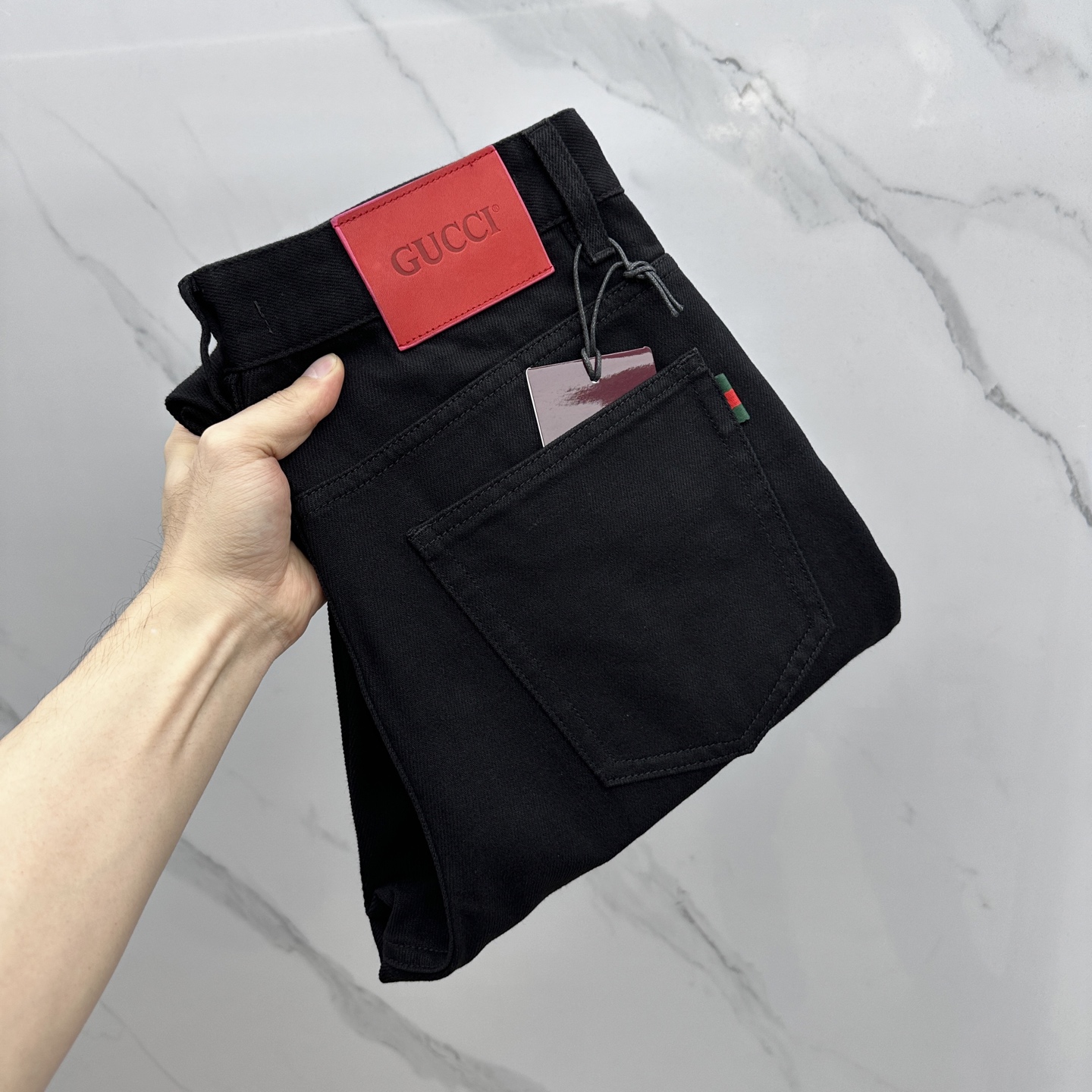 NO:426059,Price adjustment Gucci* Gucci High-end customization, the latest jeans in early spring 2025 straight, simultaneous sale at the counter, imported color fixing fabric, original custom reproduction, customer-supplied hardware and auxiliary materials, original quality, heavy industry washing, fine workmanship and excellent upper body!  Preferred single product A10 produced with 30-38 no 35.37, gucci, gucci, jeans, alexander wang19860909调价 Gucci*古驰 高端定制、2025早春最新款牛仔裤 直筒 柜台同步发售 进口固色面料 原版定制复刻 客供五金辅料 原单品质 重工洗水 做工走线精细 上身绝佳！优选单品 A10出品 码数30-38无35.37,,gucci,gucci,jeans,alexander wang,Men's clothing