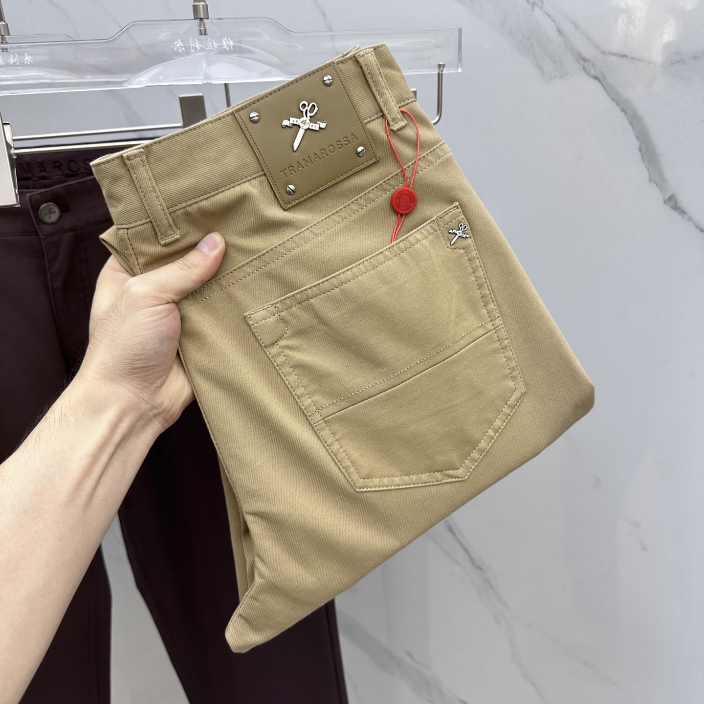 Tramaroossa Spring 2025: Italian Brand Recreational Pants Co-Selling Network, Design, Importer’s Feeder. - 图片 1