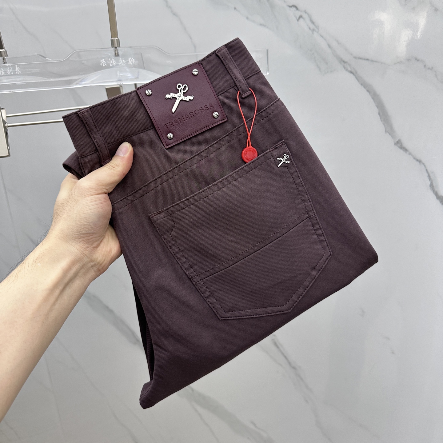 Italian Brand Tramaroossa: Spring 2025 Recreational Pants Collection and Co-Selling Strategy - 图片 1