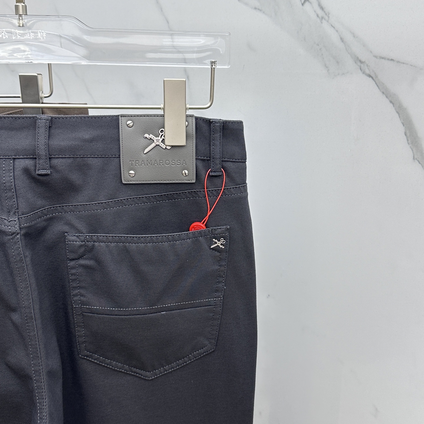 Italian Brand Tramaroossa Spring 2025 Recreational Pants: Co-Selling Network, Design, Hardware, Perfect Details - 图片 9