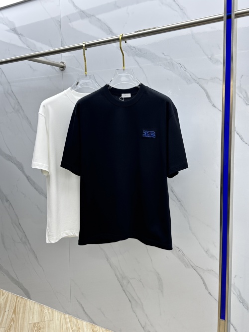 T-shirt Dior Homme Col Rond Logo Brodé Coupe Décontractée Printemps/Été 2025 1 T-shirt Dior Homme Col Rond Logo Brodé Coupe Décontractée Printemps/Été 2025