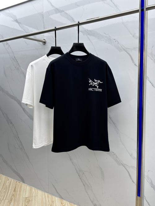 Arc'teryx 2025FW Crewneck T-Shirt with 3D Logo - Stylish & Comfortable 1 Arc'teryx 2025FW Crewneck T-Shirt with 3D Logo - Stylish & Comfortable