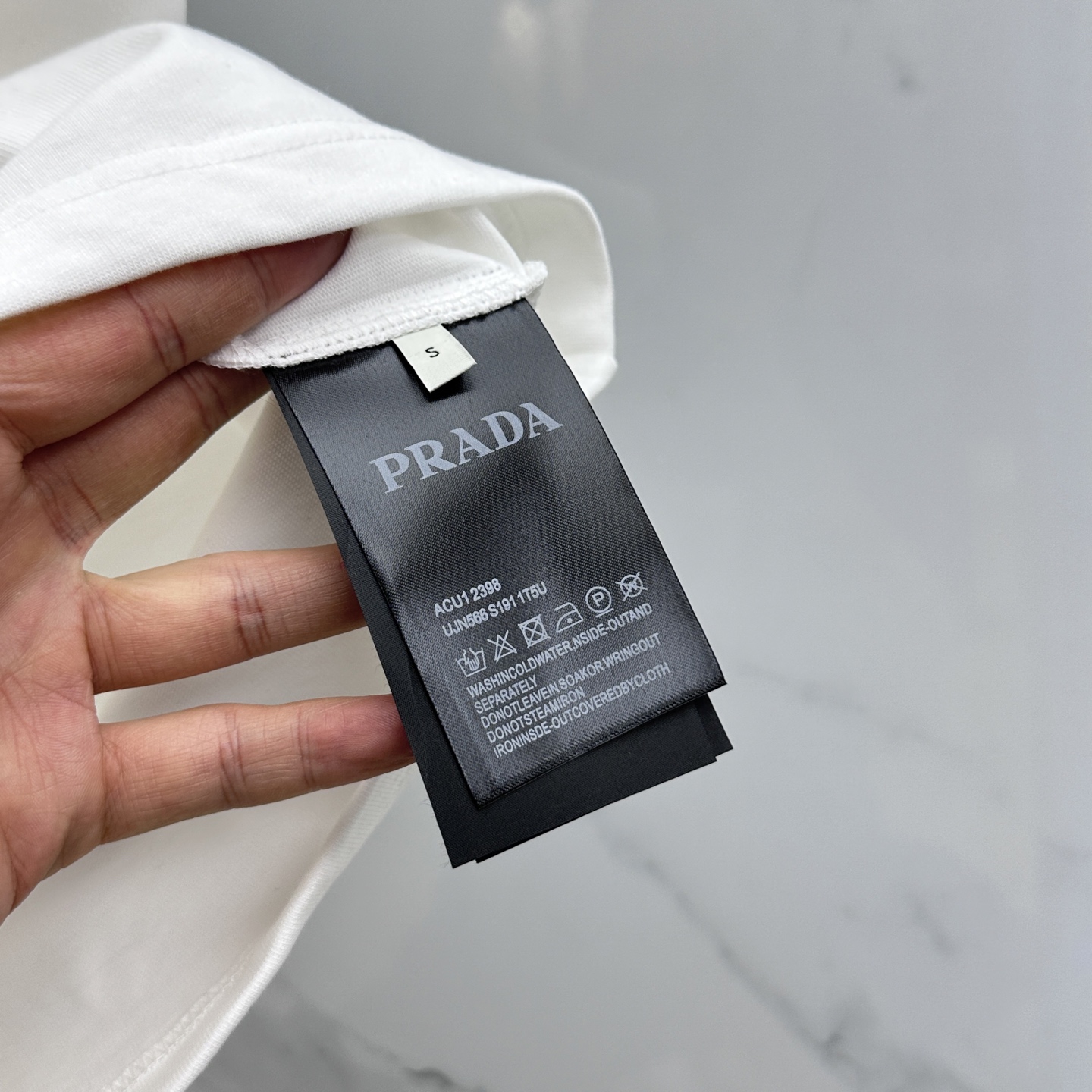  🆕Prad*普拉达 2025春夏最新款套装，男女款👫 贸易公司渠道稀出，同步官网发售！基本每一季都会有