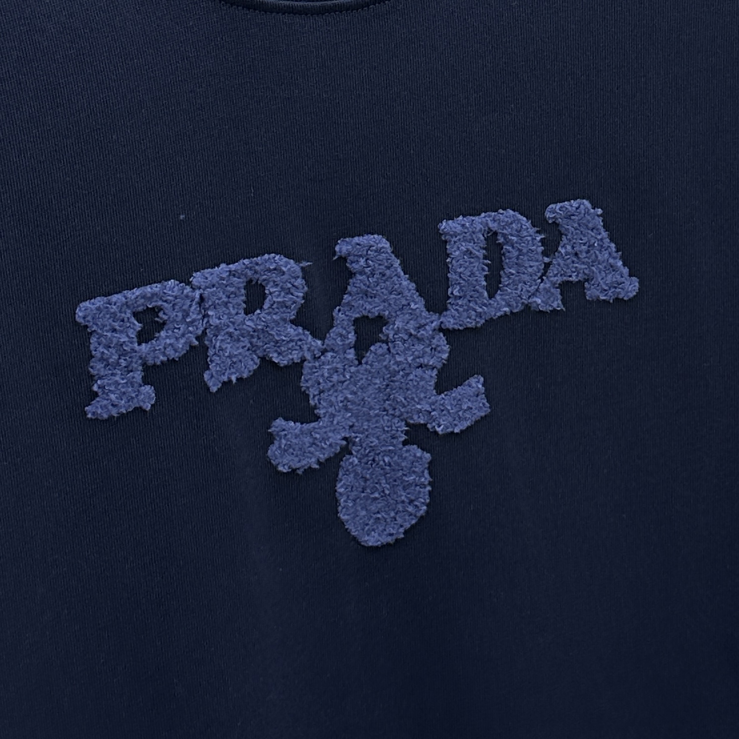  🆕Prad*普拉达 2025春夏最新款套装，男女款👫 贸易公司渠道稀出，同步官网发售！基本每一季都会有