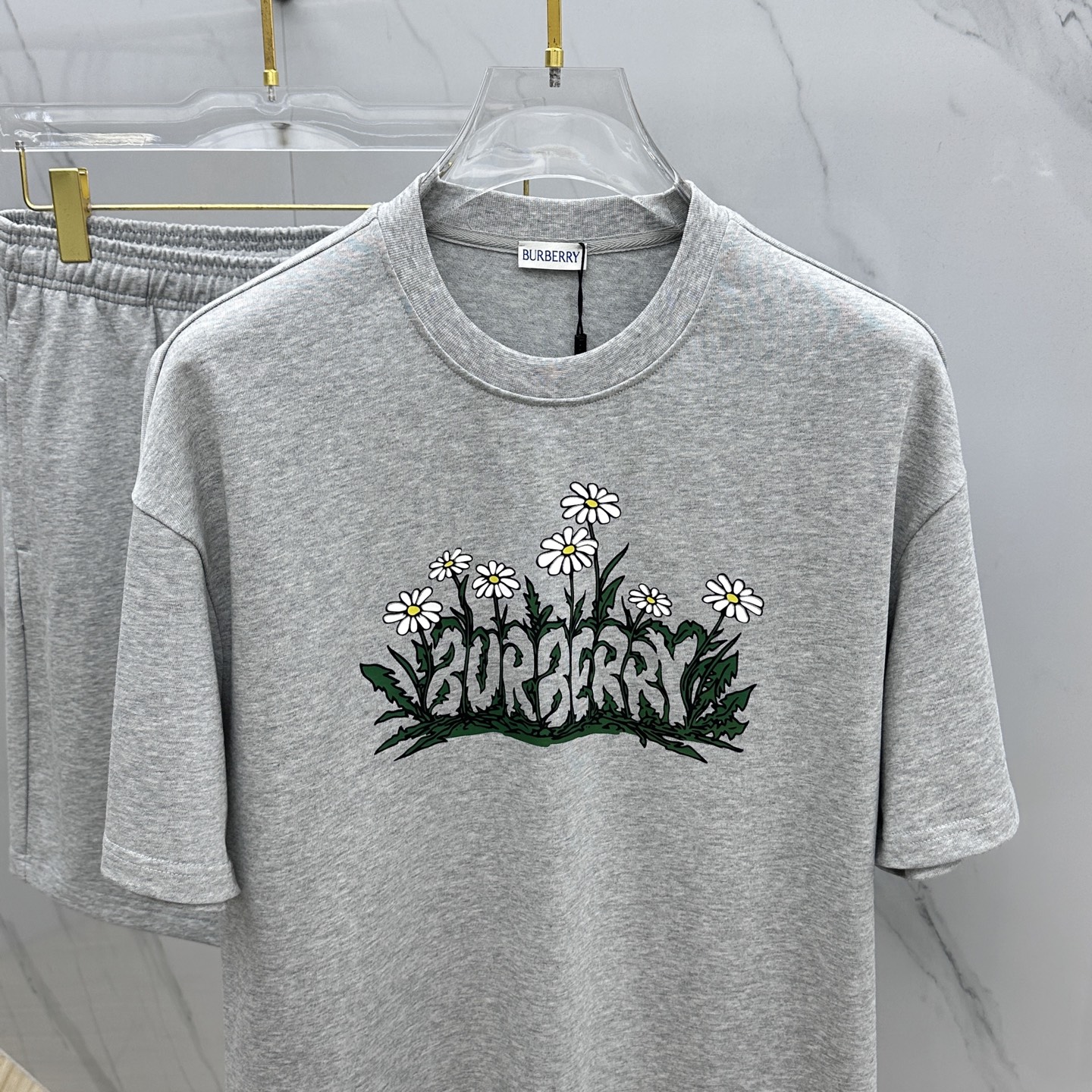  🆕Burberry*巴宝莉 2025春夏最新款套装，男女款👫 贸易公司渠道稀出，同步官网发售！基本每一