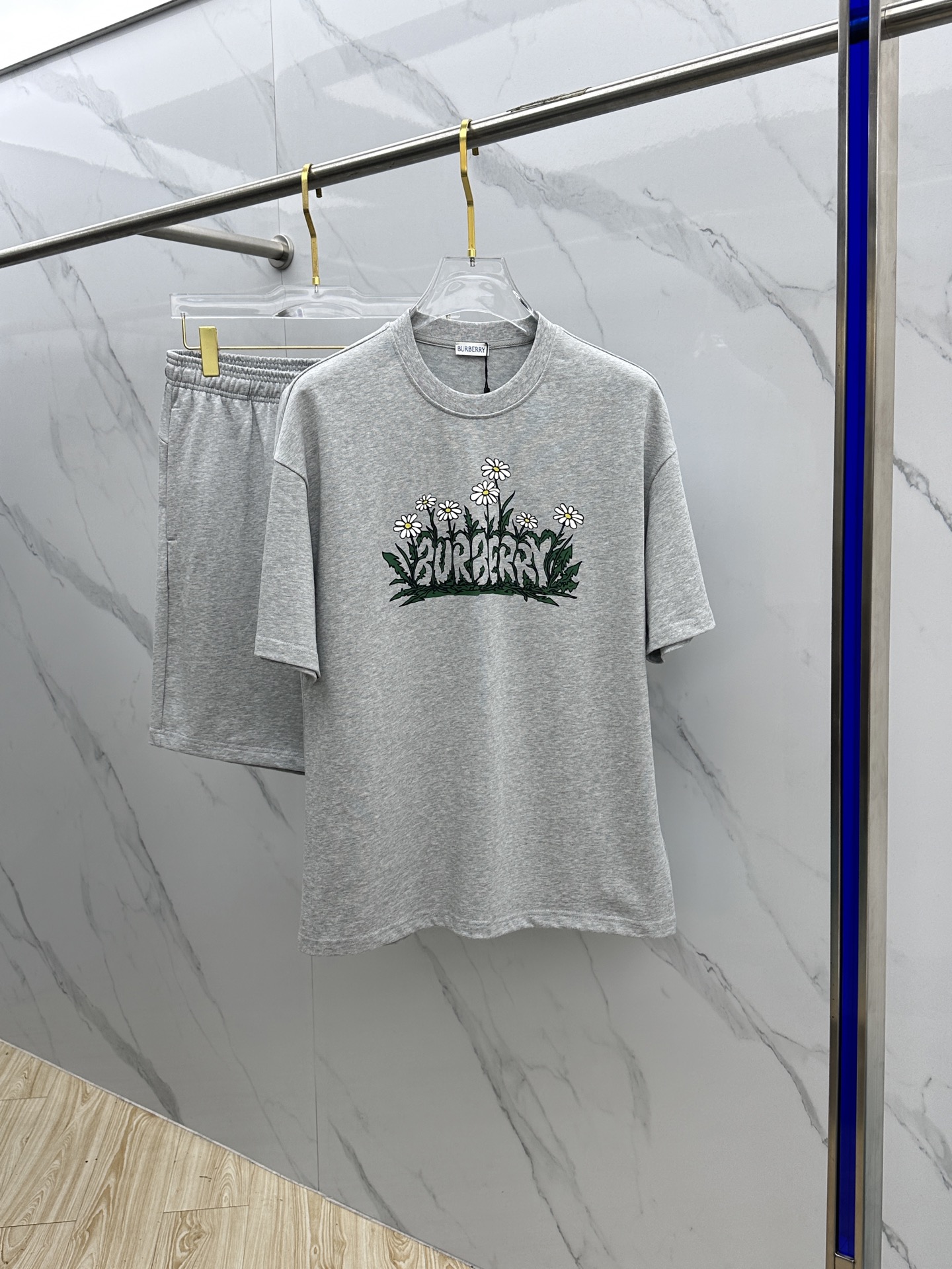  🆕Burberry*巴宝莉 2025春夏最新款套装，男女款👫 贸易公司渠道稀出，同步官网发售！基本每一