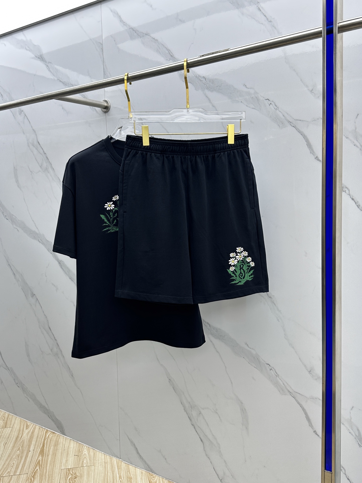  🆕Burberry*巴宝莉 2025春夏最新款套装，男女款👫 贸易公司渠道稀出，同步官网发售！基本每一