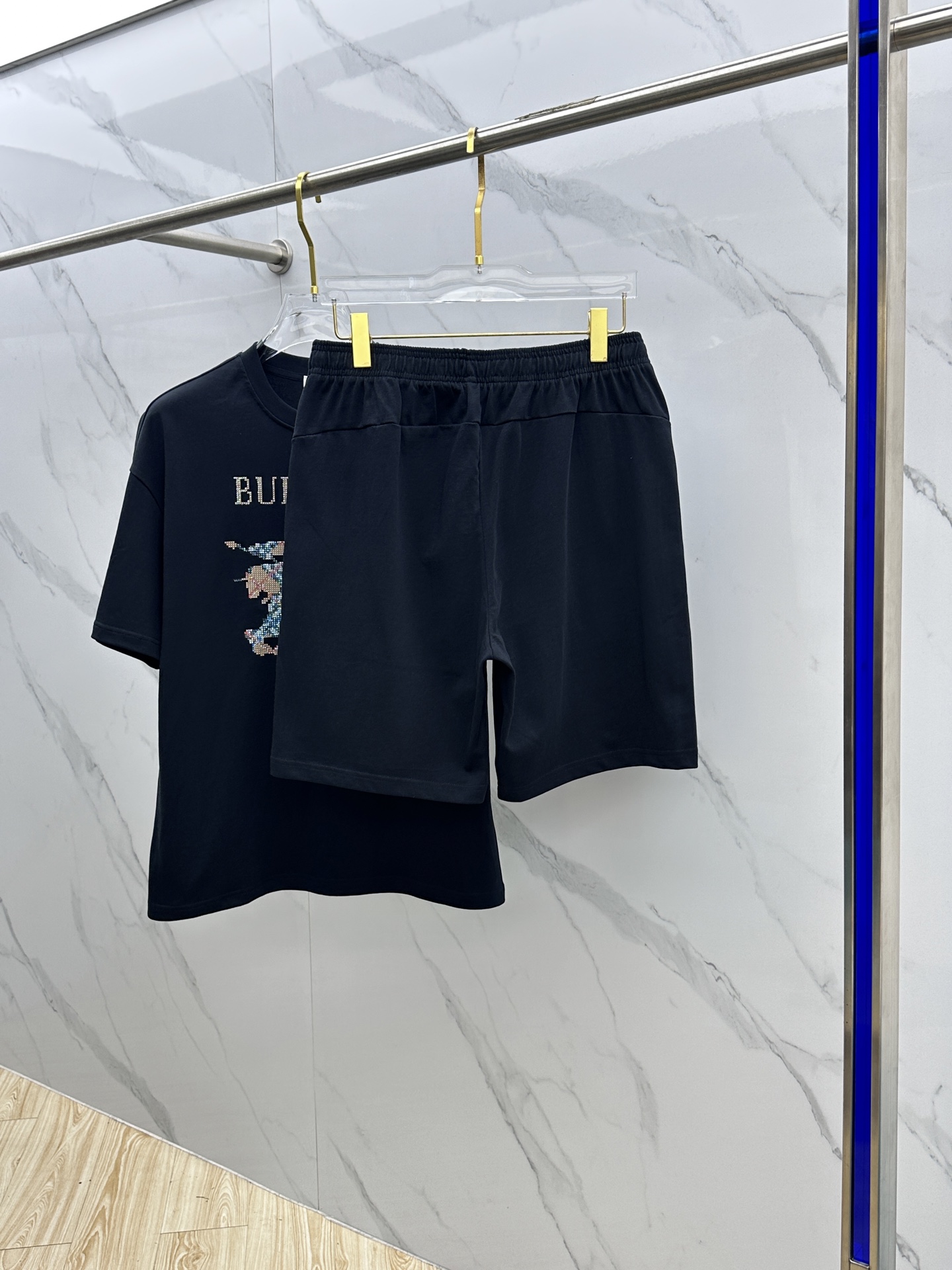 Burberry 2101625 Spring/Summer Set - War Horse Print - S to XL 10 i1748885615299 5007 0 8