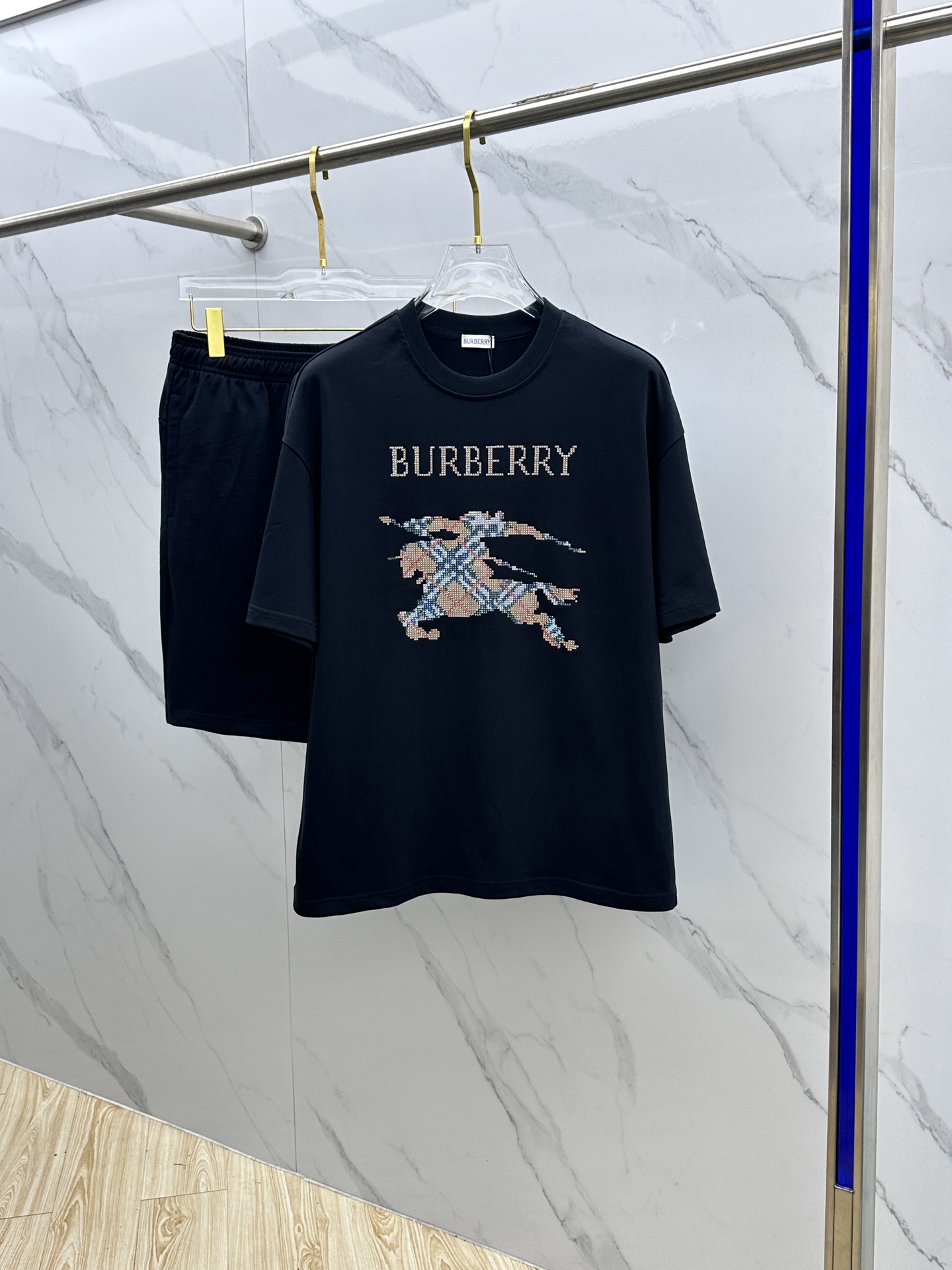 Burberry 2101625 Spring/Summer Set - War Horse Print - S to XL 2 i1748885616709 7414 0 0