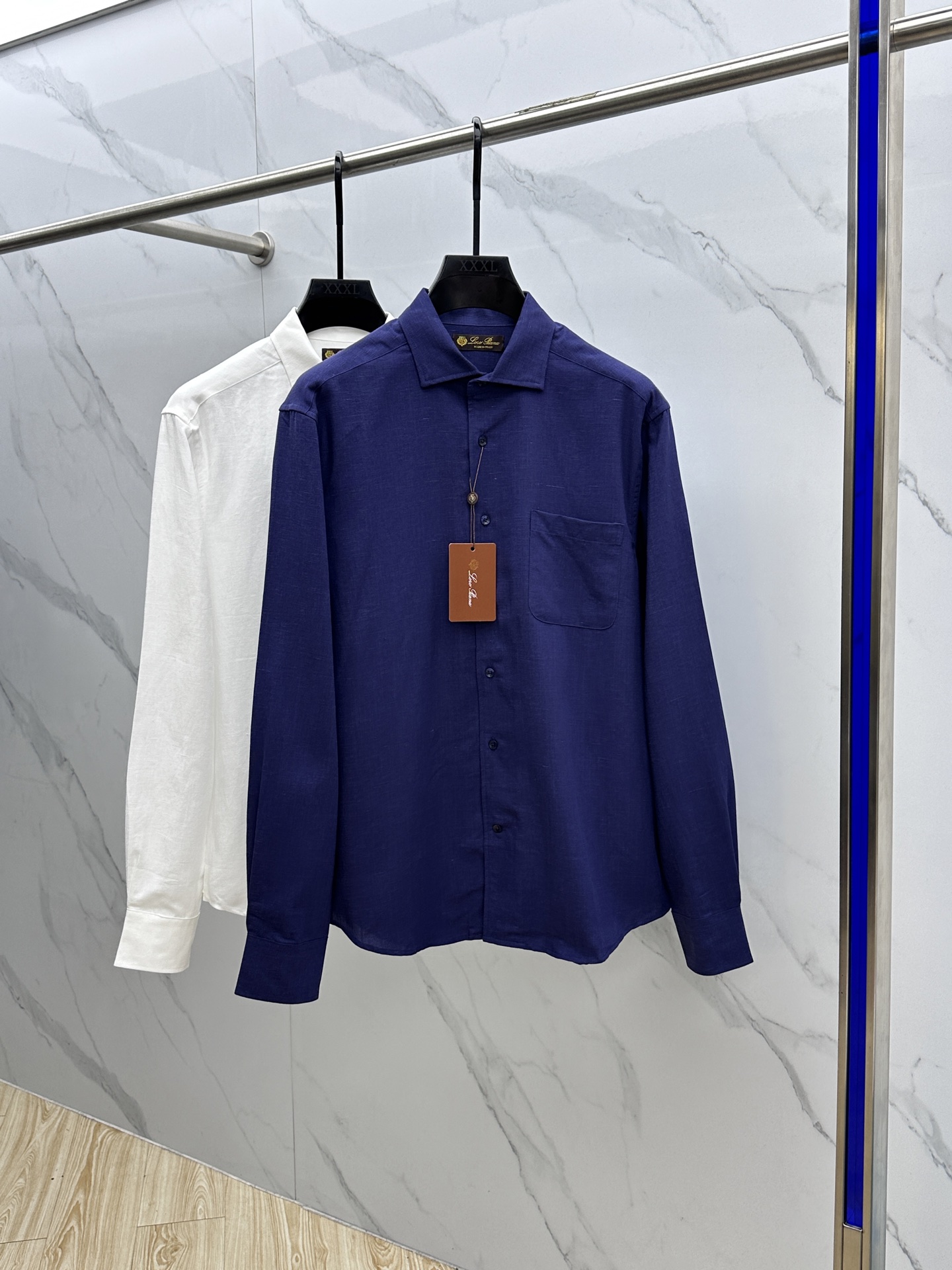 NO:415564,High-end quality of linen Loro piano 24 new linen shirt jacket, French lazy old-fashioned outfit!  Summer sun protection layering artifact!  A must-have item in the closet!  Imported linen fabric natural texture is light and breathable, excellent texture, classic silhouette cut loose style is versatile and not picky, casual and handsome, perfect workmanship quality depends on details, spot first release. HZ number M-3XL, loro piana, jackets & coats,shirts,alexander wang19860909亚麻高端品质 Loro piana 24新品亚麻衬衫外套,法式慵懒老钱风穿搭！夏日防晒叠穿神器！衣橱必备单品！进口 亚麻面料天然肌理轻盈透气质感超赞,经典廓形剪裁宽松版型百搭不挑人上身,休闲帅气又高级,完美做工品质看细节,现货首发.HZ码数M-3XL,,loro piana,jackets & coats,shirts,alexander wang,Men's clothing