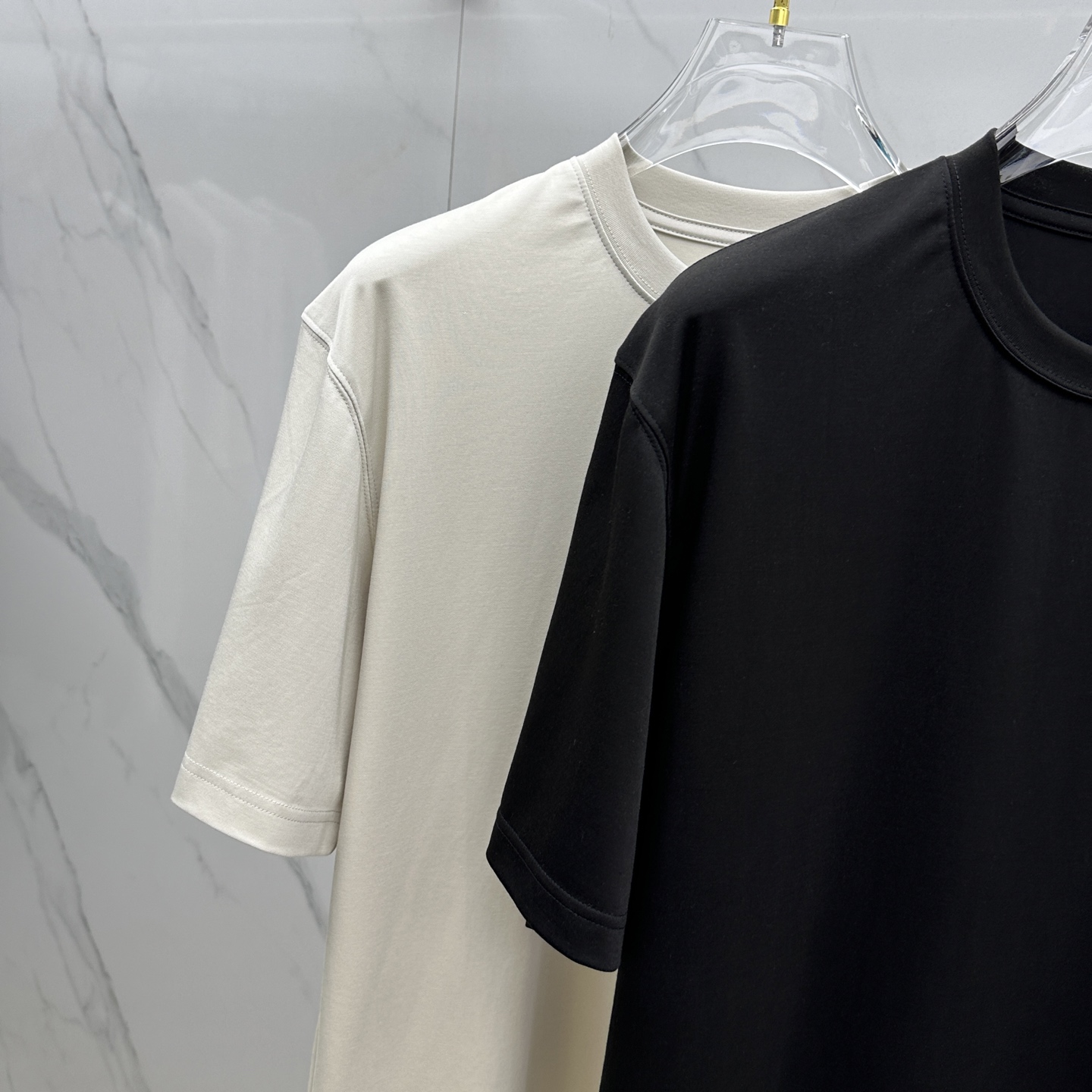  🆕1V*路易威登  2025FW春夏新款户外牛货，特综训运动健身跑步休闲内搭吸湿排汗T恤
全天候户外运