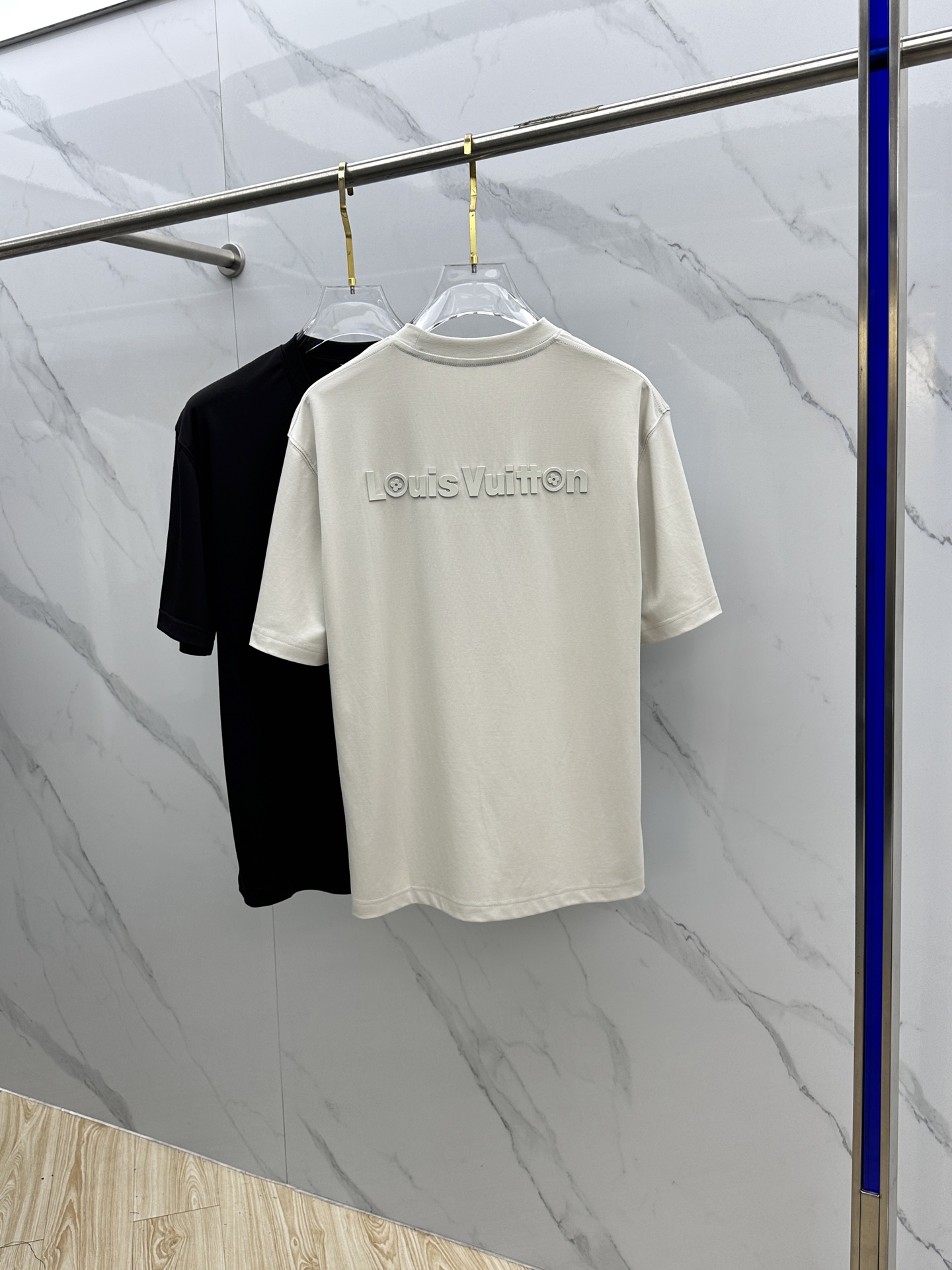  🆕1V*路易威登  2025FW春夏新款户外牛货，特综训运动健身跑步休闲内搭吸湿排汗T恤
全天候户外运