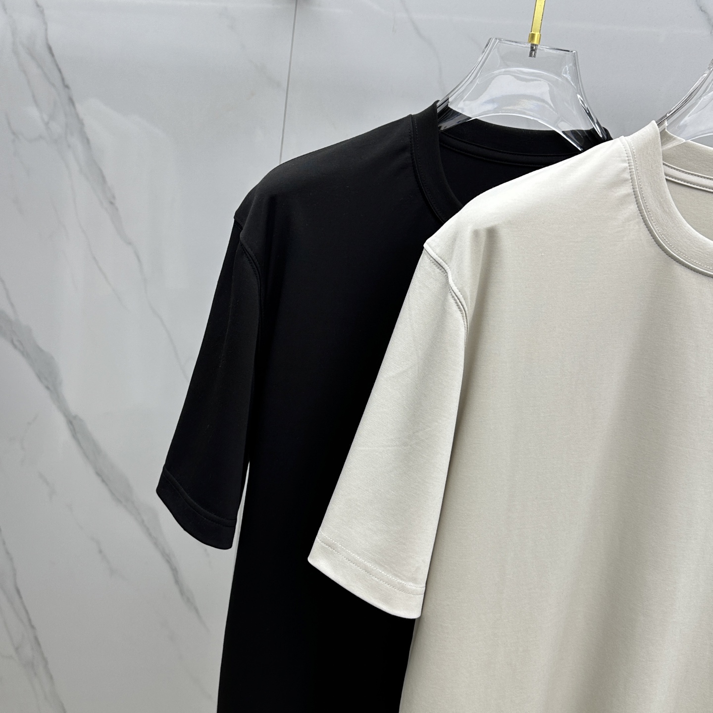  🆕1V*路易威登  2025FW春夏新款户外牛货，特综训运动健身跑步休闲内搭吸湿排汗T恤
全天候户外运