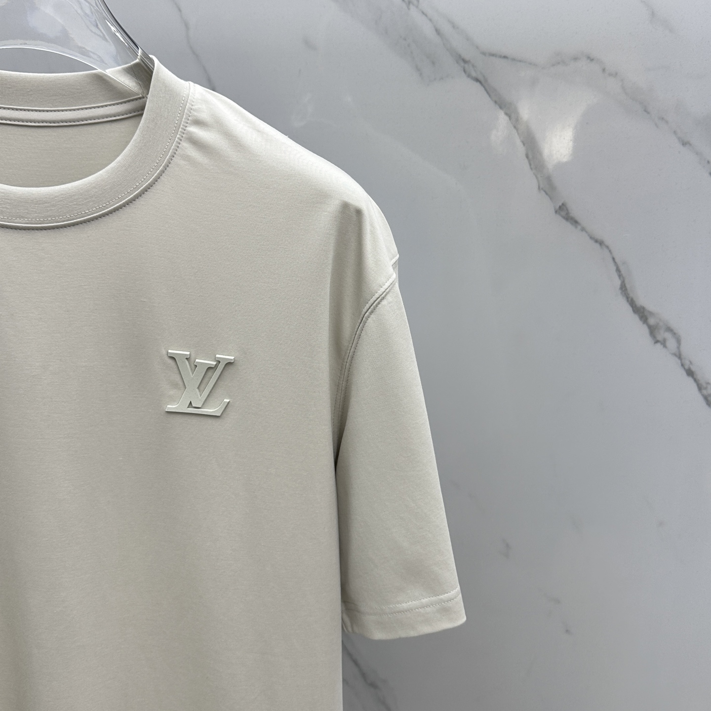  🆕1V*路易威登  2025FW春夏新款户外牛货，特综训运动健身跑步休闲内搭吸湿排汗T恤
全天候户外运