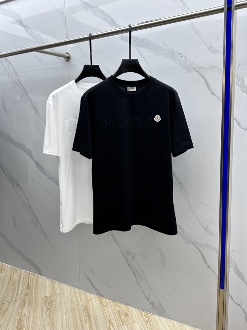 Moncler 2025FW Crewneck Logo T-Shirt, Cotton Short Sleeve Tee, Unisex Style 1 Moncler 2025FW Crewneck Logo T-Shirt, Cotton Short Sleeve Tee, Unisex Style