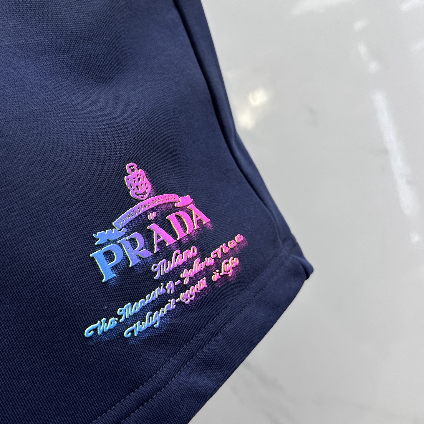  🆕Prad*普拉达 2025春夏新款男士休闲抽绳短裤 高端货简洁时尚大方 简洁利落又清爽 品质做工细节