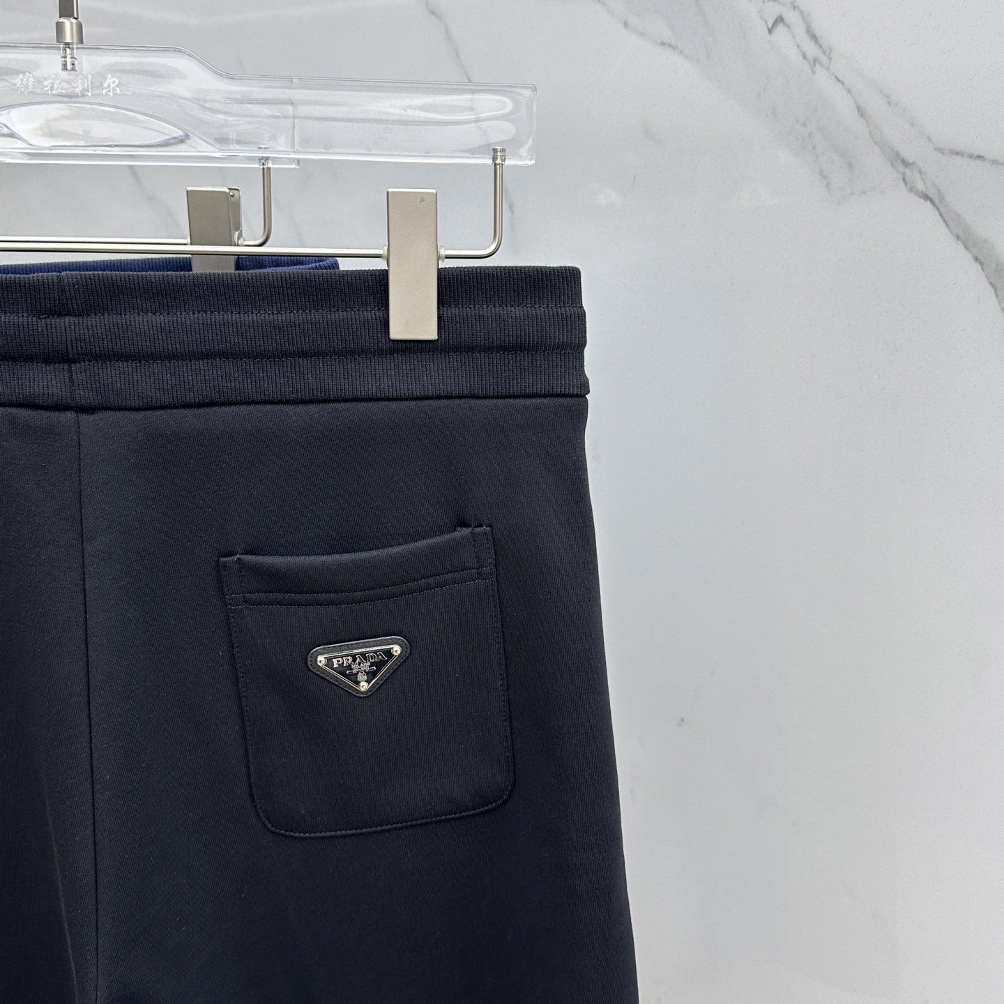  🆕Prad*普拉达 2025春夏新款男士休闲抽绳短裤 高端货简洁时尚大方 简洁利落又清爽 品质做工细节