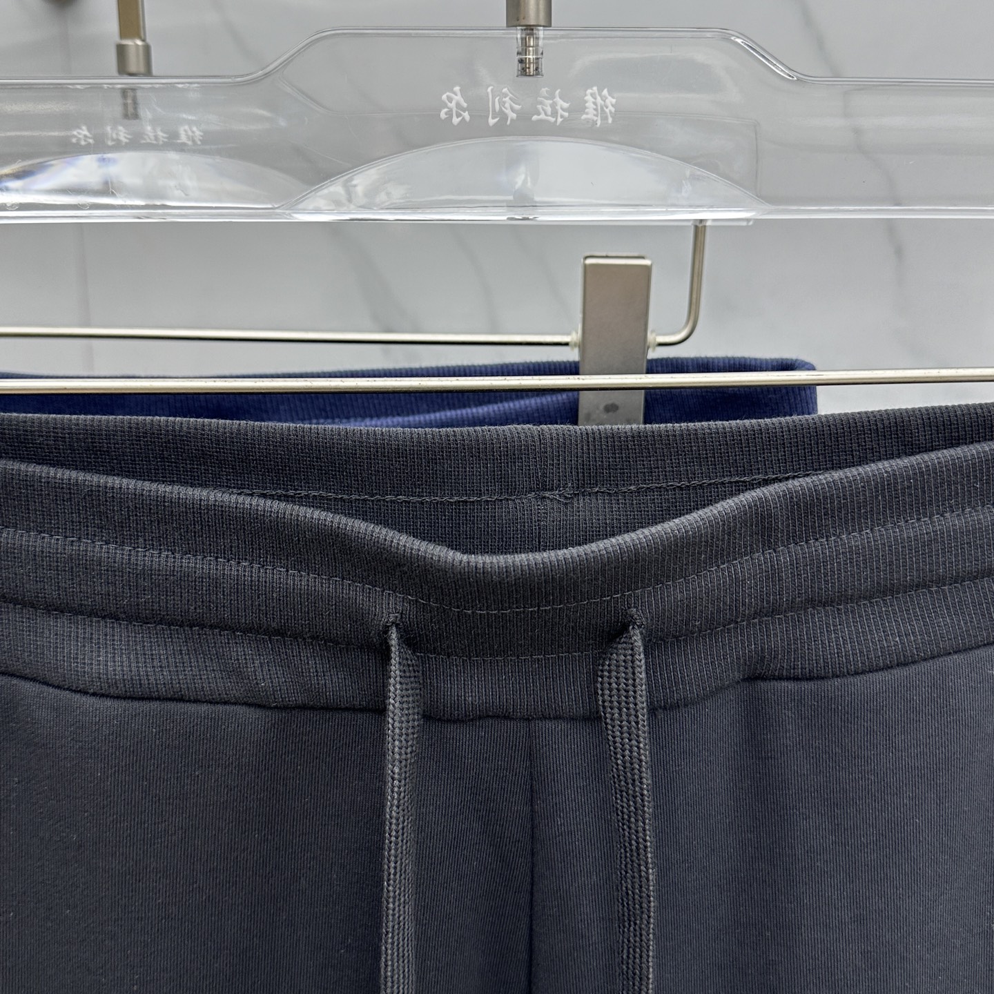  🆕Prad*普拉达 2025春夏新款男士休闲抽绳短裤 高端货简洁时尚大方 简洁利落又清爽 品质做工细节