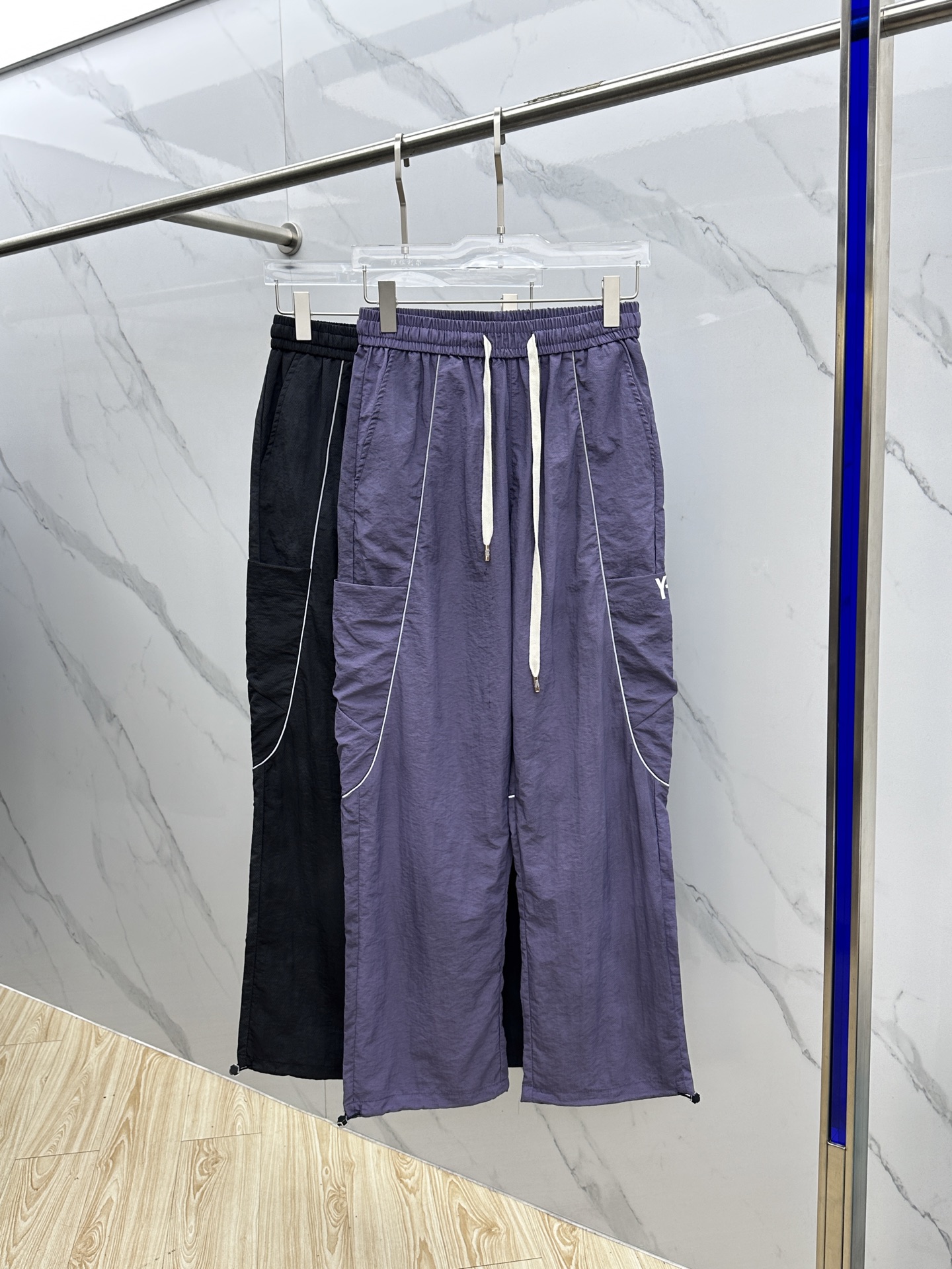 NO:453328,Y-3 2025 hot spring and summer new casual pants, released simultaneously on the official website, minimalist craftsmanship design for the trouser body, imported customer-supplied auxiliary materials, customized fabrics, and OEM products are free of inspection!  Every detail is the ultimate, the original hardware accessories are trendy and stylish, and they are a must-have item for trendy people!  G19 code number M-3XL, alexander wang19860909Y-3 2025爆款春夏新品休闲裤,官网同步发售,裤身极简工艺设计,进口客供辅料、面料定制,代工厂出品免检！每个细节做到极致,原版五金配件,潮范十足、上身有型帅气,潮人必备单品！G19码数M-3XL,,alexander wang,Men's clothing