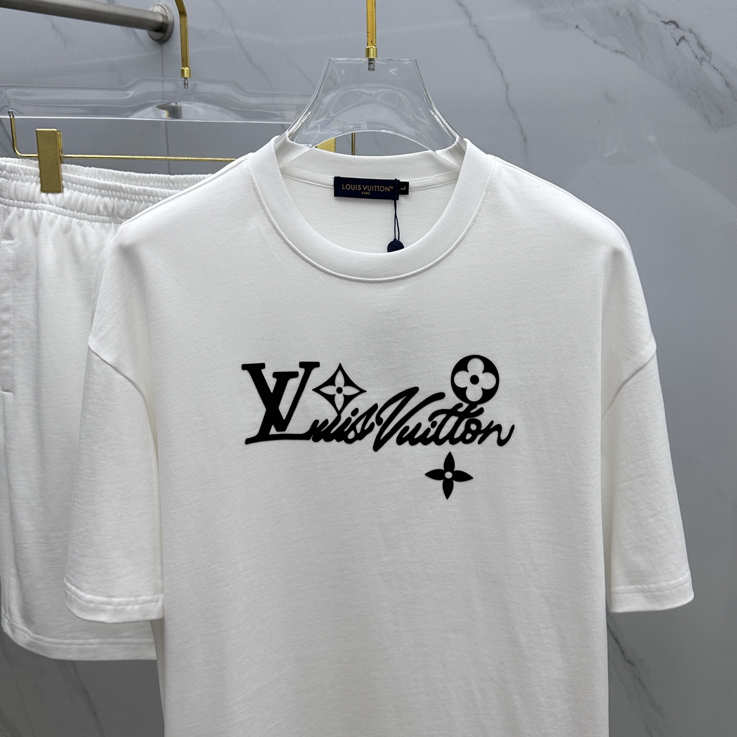  🆕1V*路易威登 2025春夏最新款套装，男女款👫 贸易公司渠道稀出，同步官网发售！基本每一季都会有它