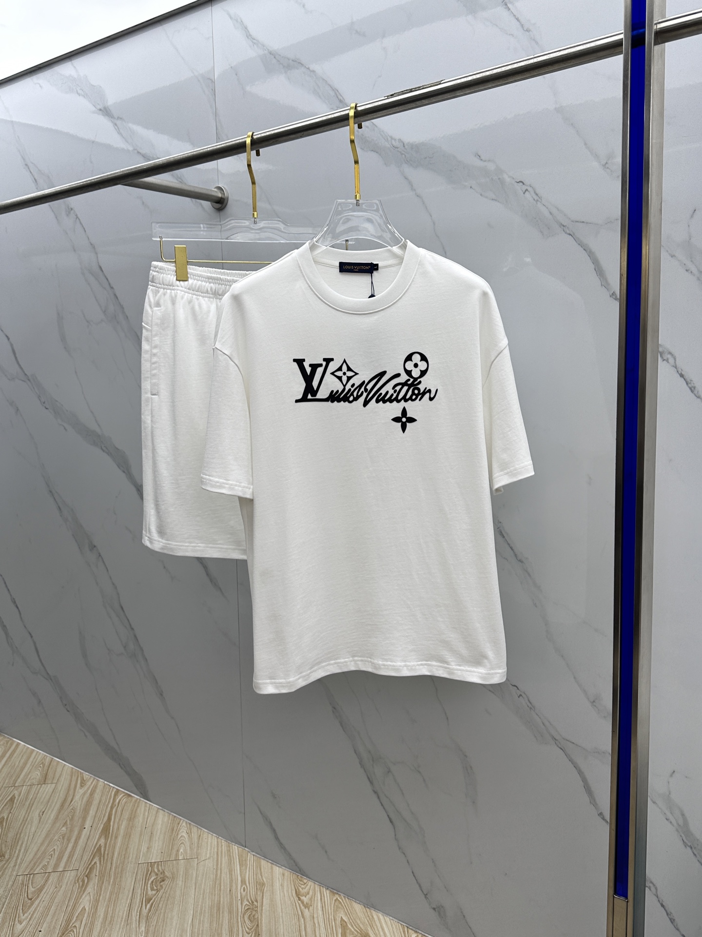  🆕1V*路易威登 2025春夏最新款套装，男女款👫 贸易公司渠道稀出，同步官网发售！基本每一季都会有它