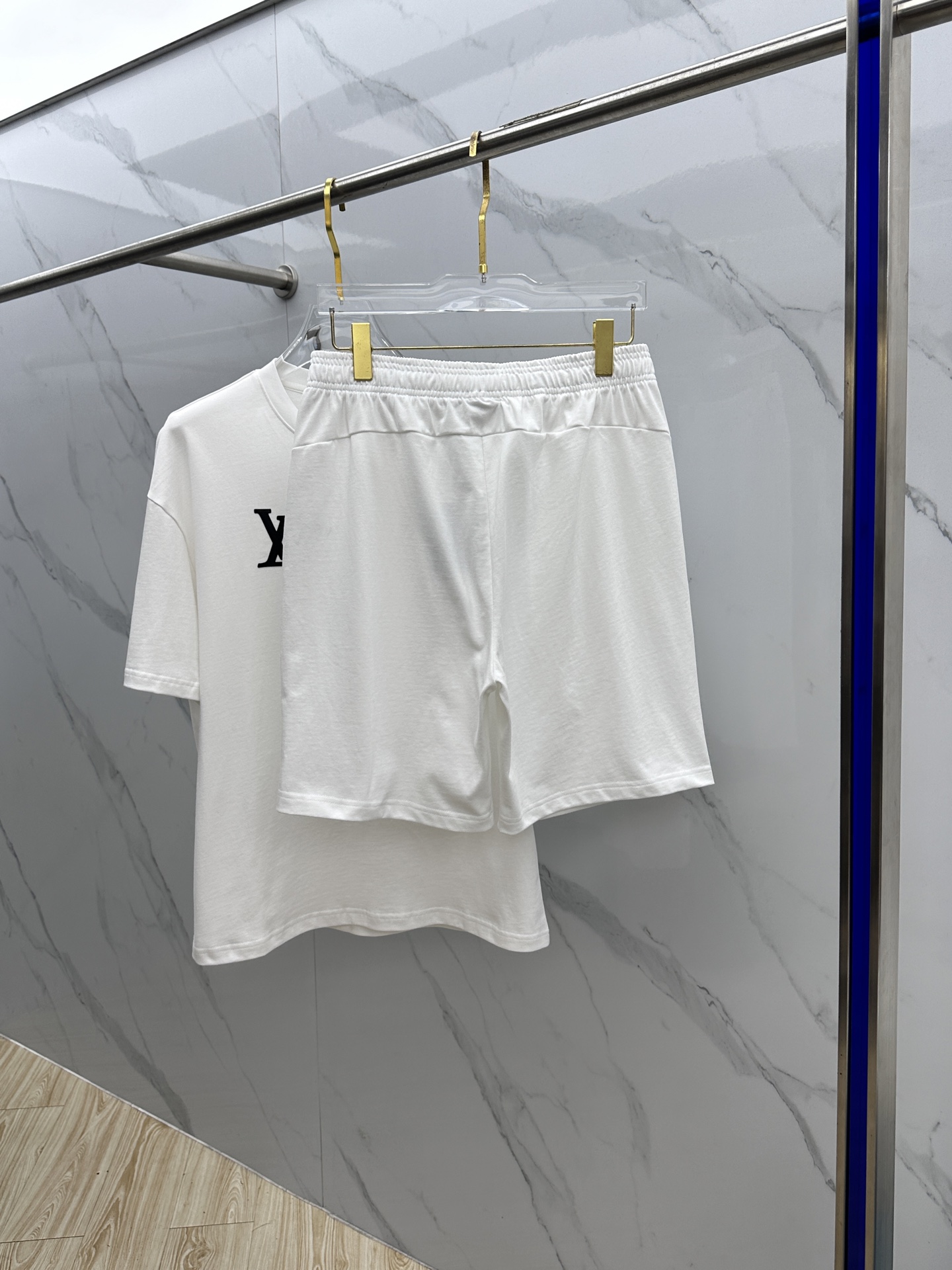  🆕1V*路易威登 2025春夏最新款套装，男女款👫 贸易公司渠道稀出，同步官网发售！基本每一季都会有它