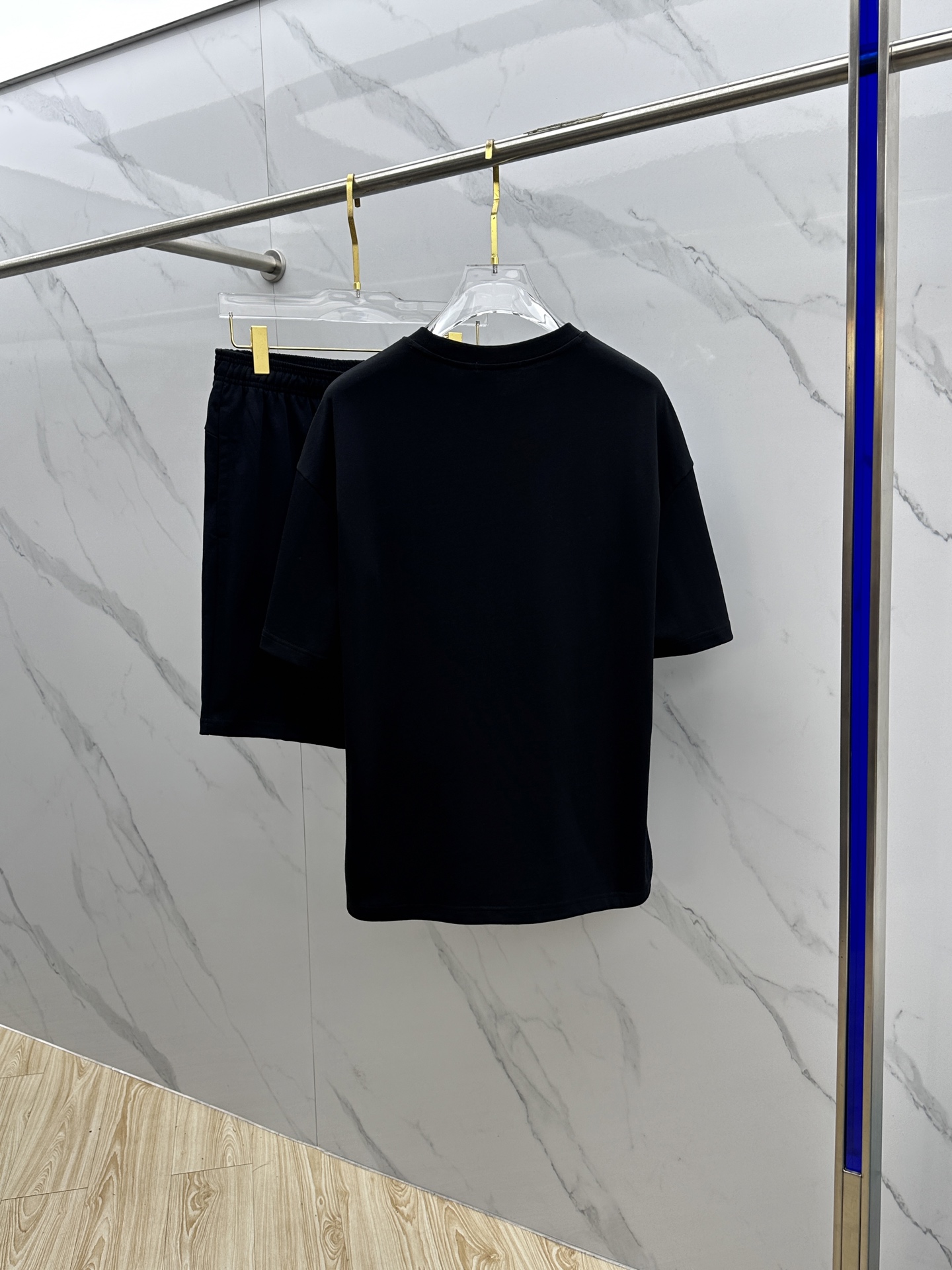  🆕LOE*罗意威 2025春夏最新款套装，男女款👫 贸易公司渠道稀出，同步官网发售！基本每一季都会有它