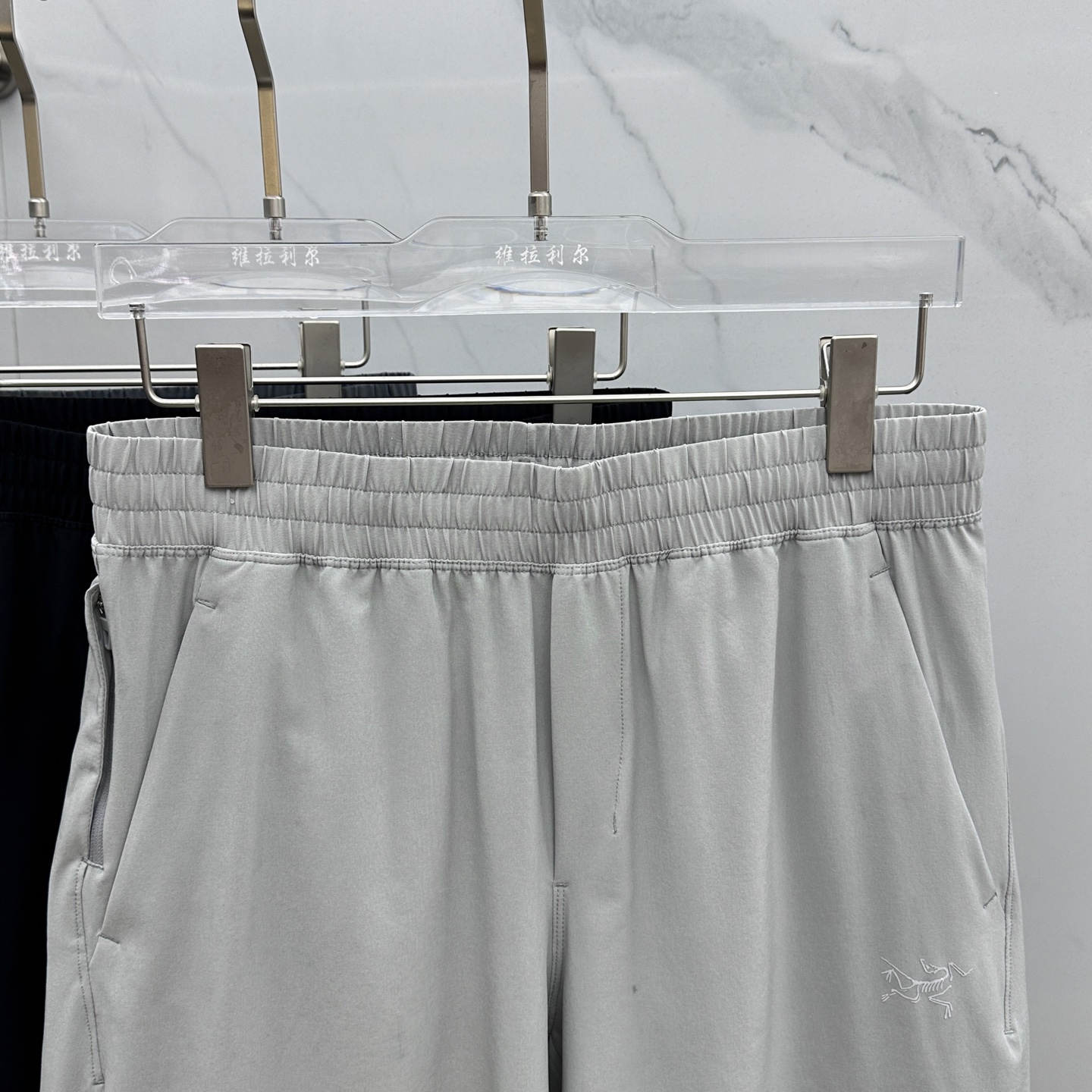  🆕ARC*始祖鸟 2025春夏季新款男士速干短裤户外休闲，最休闲的时尚美学，原版裤型上身休闲百搭、随性