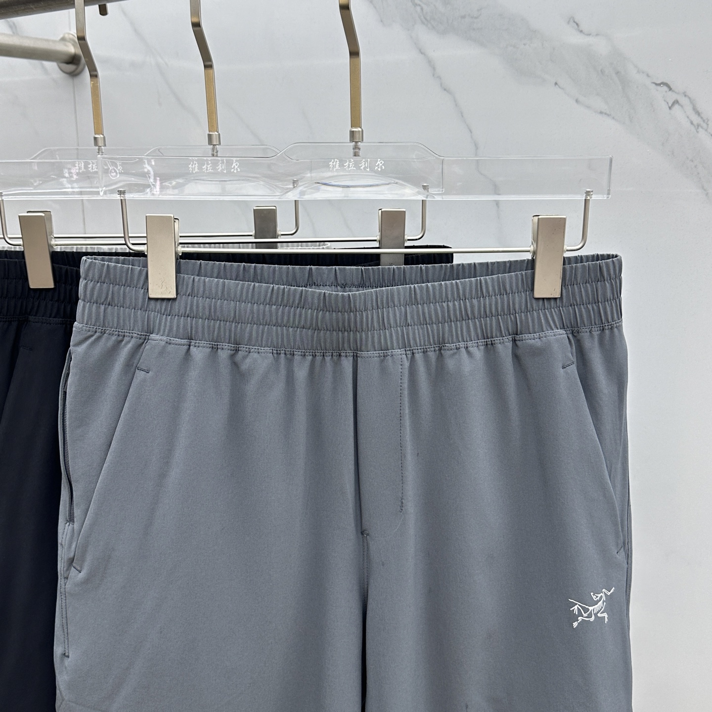  🆕ARC*始祖鸟 2025春夏季新款男士速干短裤户外休闲，最休闲的时尚美学，原版裤型上身休闲百搭、随性