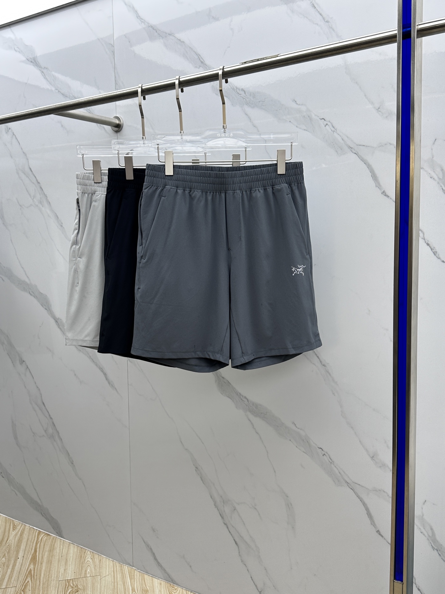  🆕ARC*始祖鸟 2025春夏季新款男士速干短裤户外休闲，最休闲的时尚美学，原版裤型上身休闲百搭、随性