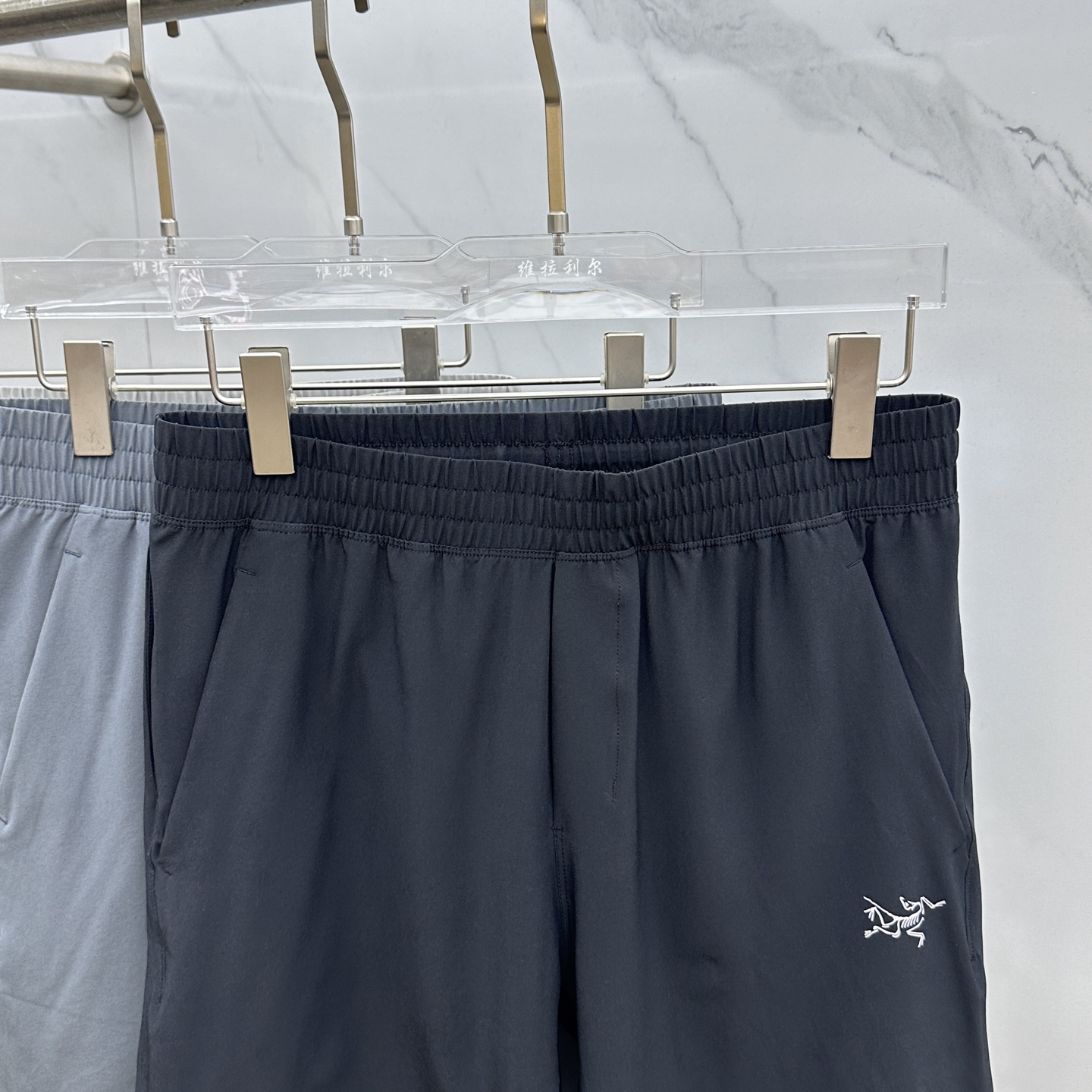  🆕ARC*始祖鸟 2025春夏季新款男士速干短裤户外休闲，最休闲的时尚美学，原版裤型上身休闲百搭、随性