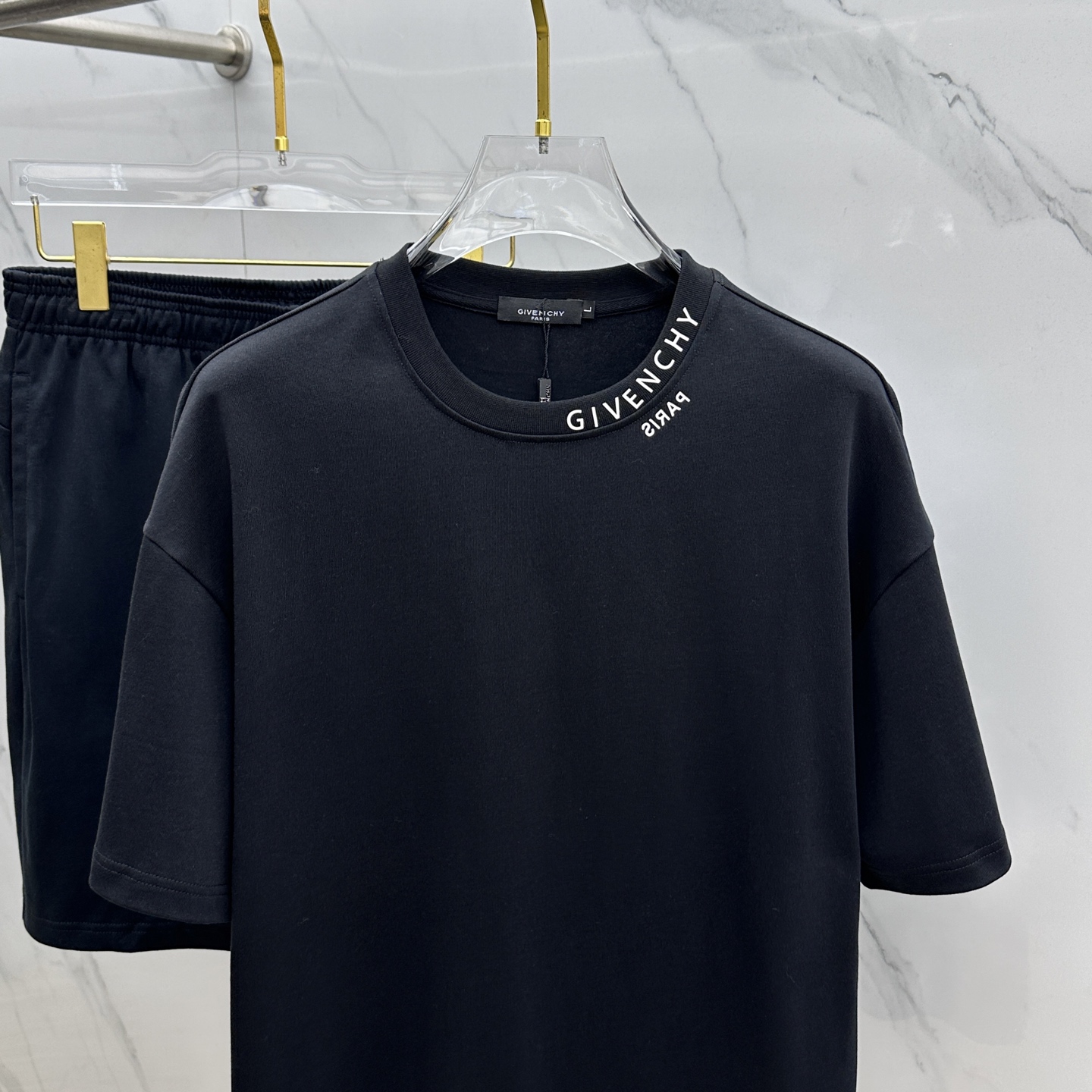  🆕Gvc*纪梵希 2025春夏最新款套装，男女款👫 贸易公司渠道稀出，同步官网发售！基本每一季都会有它