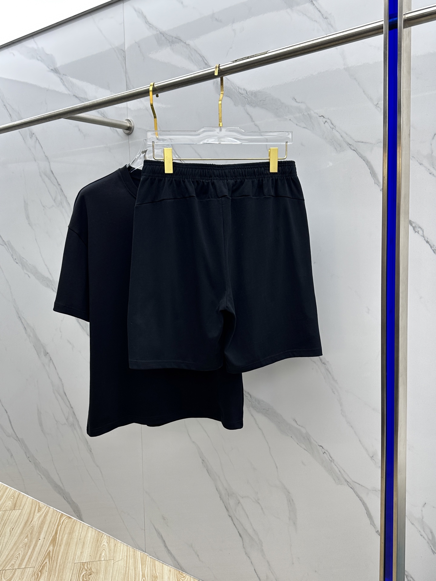  🆕Gvc*纪梵希 2025春夏最新款套装，男女款👫 贸易公司渠道稀出，同步官网发售！基本每一季都会有它