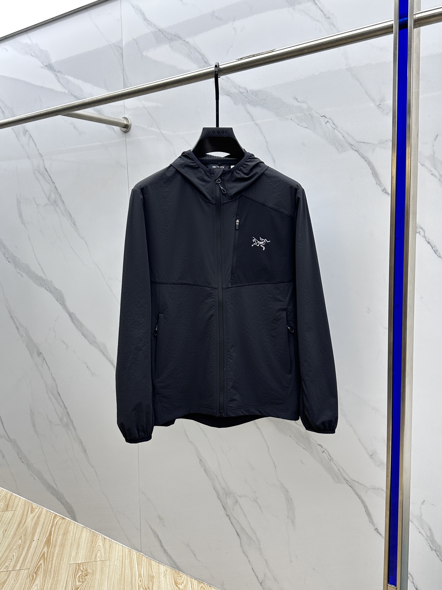 NO:473532,ARCTERYX The latest lightweight breathable windproof jacket thin style can be used as sun protection. It is suitable for urban commuting and outdoor rock climbing. It is windproof and breathable, and is more comfortable than a windbreaker. It is compatible with various trendy occasions and outdoor activities. As a famous outdoor brand, it is worth recommending. It has a high cost performance. Color black Size: M-3XL, arc'teryx, jackets & coats, jackets & coats, alexander wang19860909ARCTERYX 始祖鸟 最新款轻量透气防风夹克外套薄款可当防晒.适用于城市通勤和户外攀岩运动.防风透气,相比于冲锋衣,上身更加舒适.兼容各种潮流场合及户外活动系列.作为著名户外的品牌.值得推荐.性价比超高. 颜色黑色 尺码:M－3XL,arc'teryx,jackets & coats,jackets & coats,alexander wang,Men's clothing