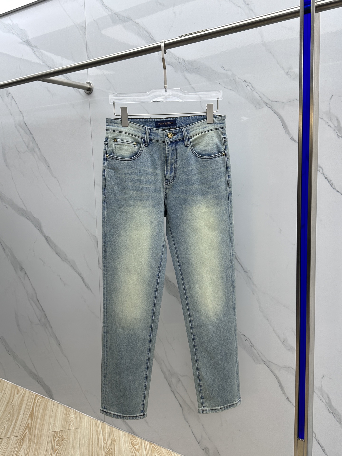  🆕1V*路易威登 🔥高端定制、2025早春最新款牛仔裤 柜台同步发售 原版定制复刻 客供五金辅料 原单