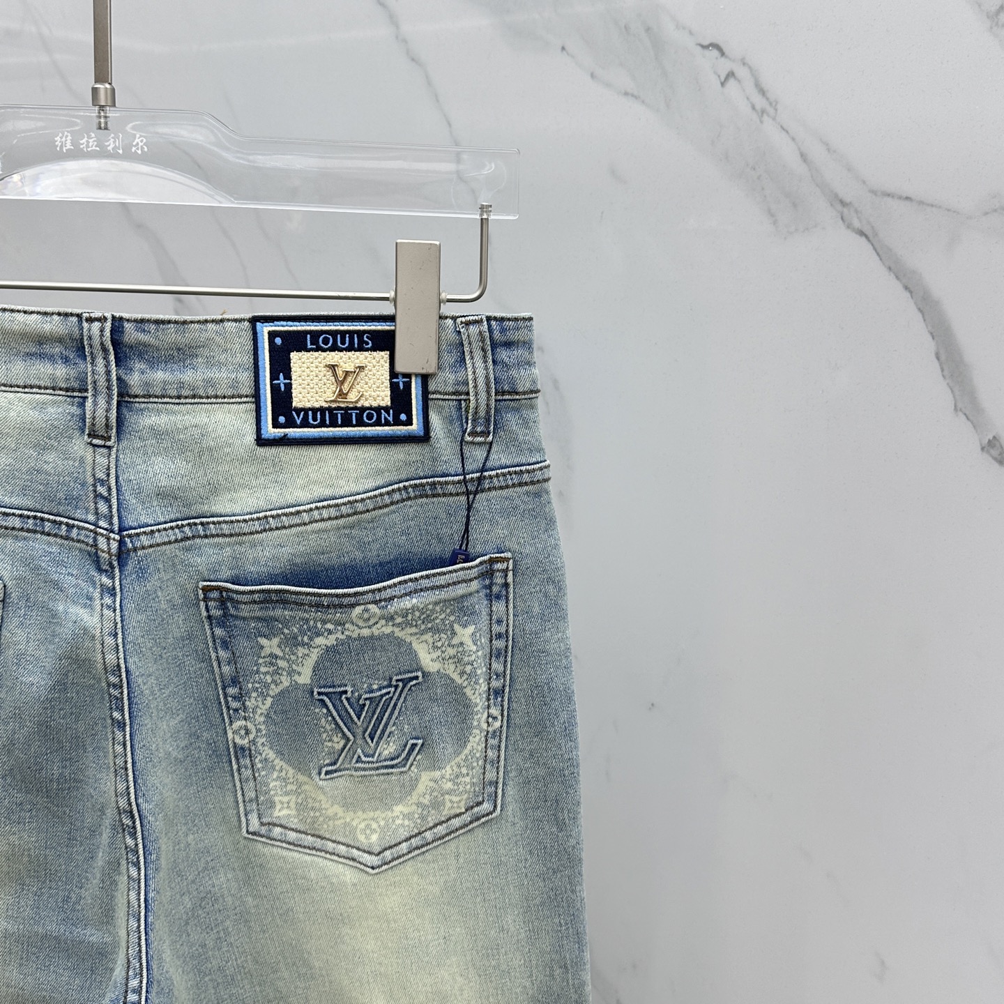  🆕1V*路易威登 🔥高端定制、2025早春最新款牛仔裤 柜台同步发售 原版定制复刻 客供五金辅料 原单