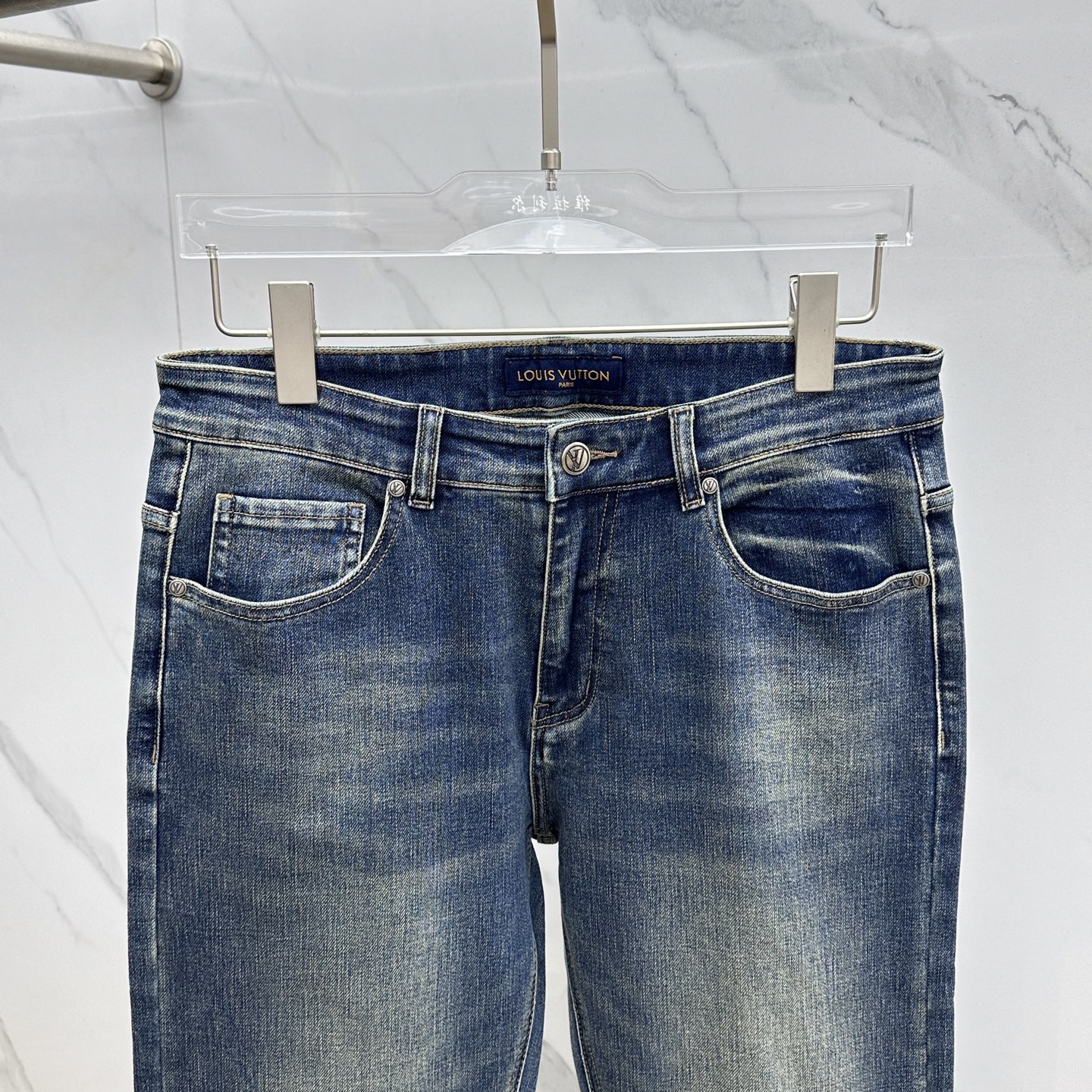 🆕1V*路易威登 🔥高端定制、2025早春最新款牛仔裤 柜台同步发售 原版定制复刻 客供五金辅料 原单品