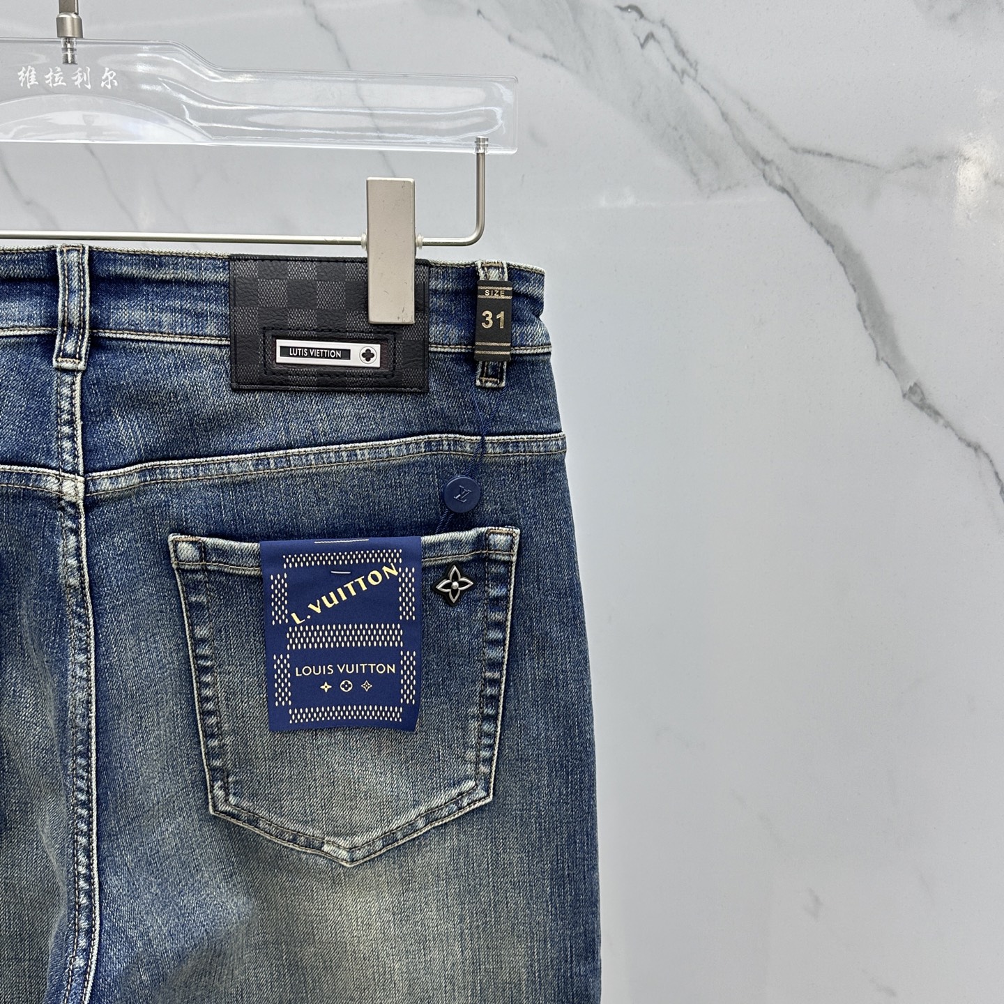 🆕1V*路易威登 🔥高端定制、2025早春最新款牛仔裤 柜台同步发售 原版定制复刻 客供五金辅料 原单品