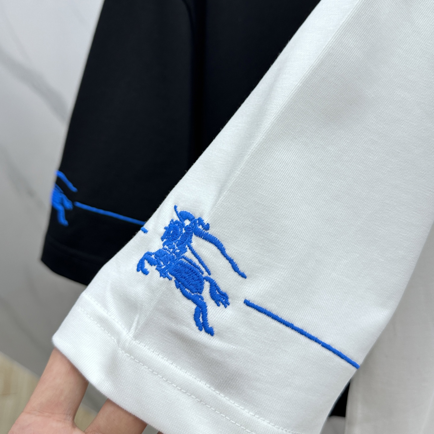  🆕Burberry*巴宝莉 2025FW春夏新品圆领打底外穿T恤，立体感logo常规半袖纯棉打底T恤，