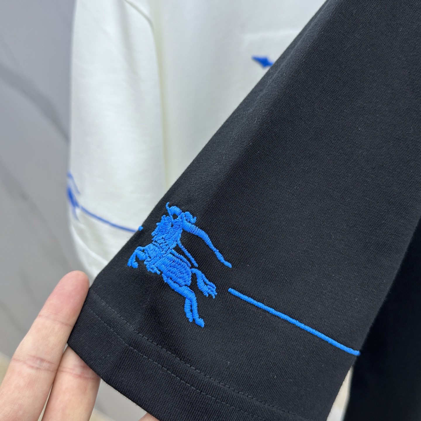  🆕Burberry*巴宝莉 2025FW春夏新品圆领打底外穿T恤，立体感logo常规半袖纯棉打底T恤，