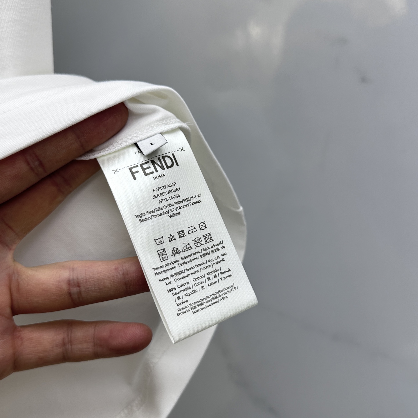  🆕Fendi*芬迪 2025FW春夏新品圆领打底外穿T恤，立体感logo常规半袖纯棉打底T恤，棉，手感