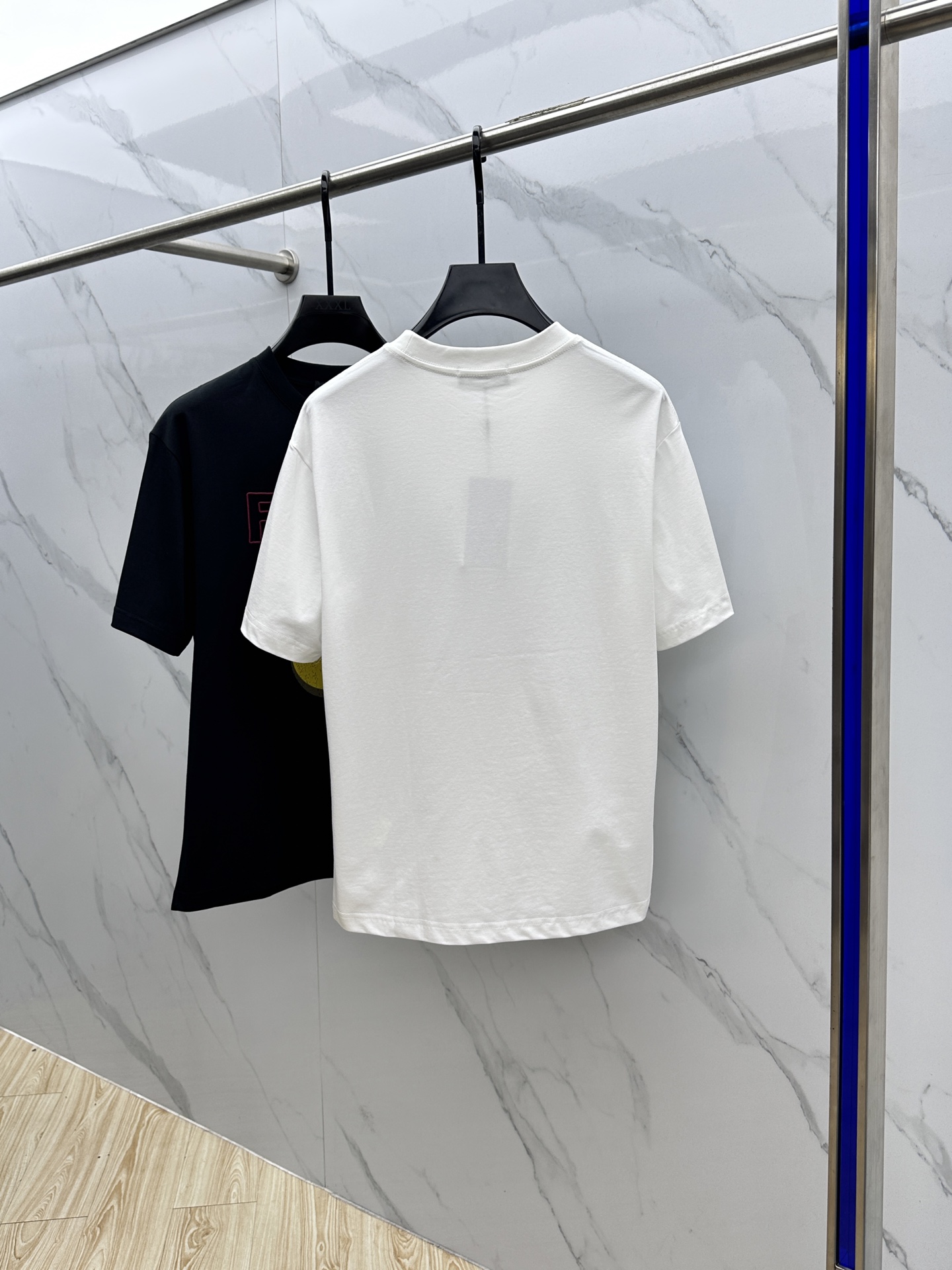  🆕Fendi*芬迪 2025FW春夏新品圆领打底外穿T恤，立体感logo常规半袖纯棉打底T恤，棉，手感