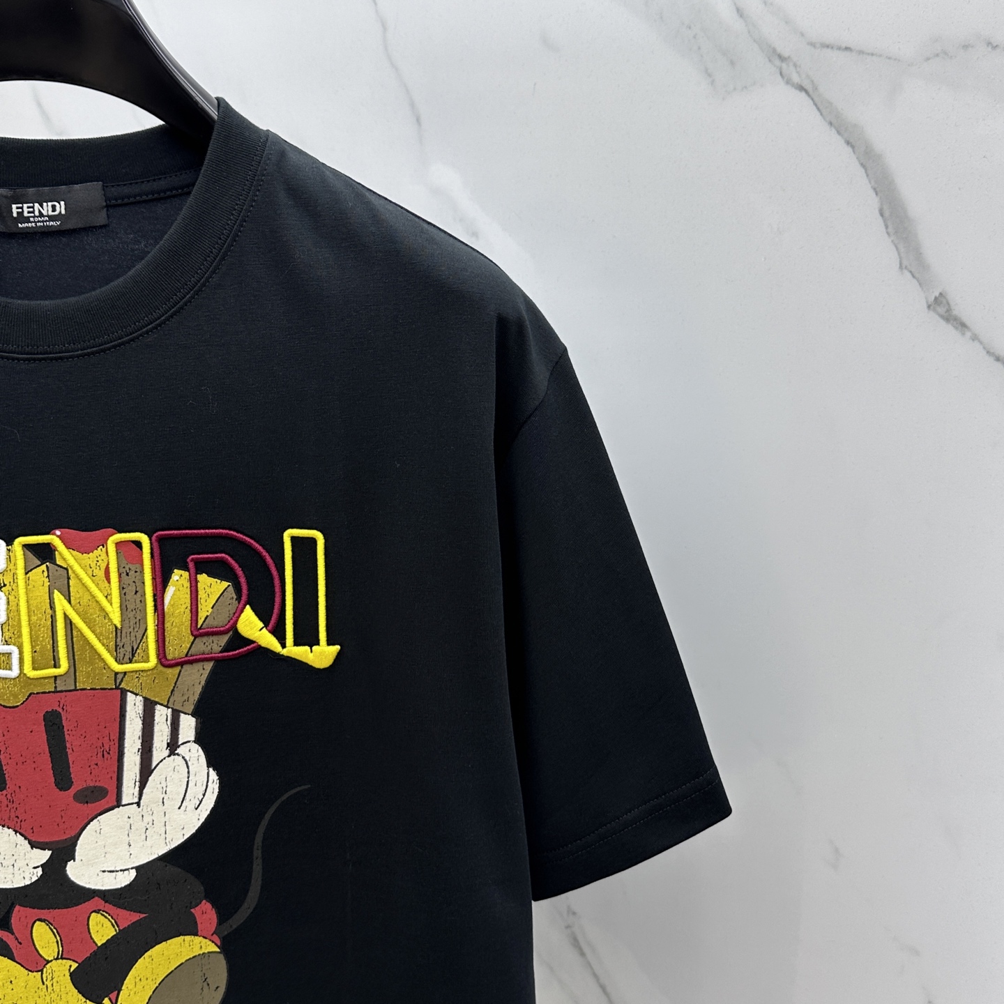  🆕Fendi*芬迪 2025FW春夏新品圆领打底外穿T恤，立体感logo常规半袖纯棉打底T恤，棉，手感