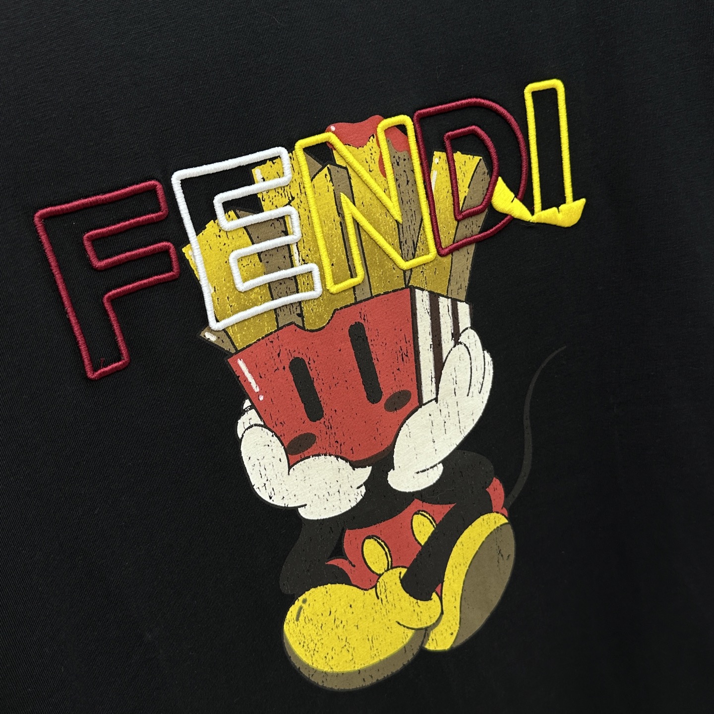  🆕Fendi*芬迪 2025FW春夏新品圆领打底外穿T恤，立体感logo常规半袖纯棉打底T恤，棉，手感