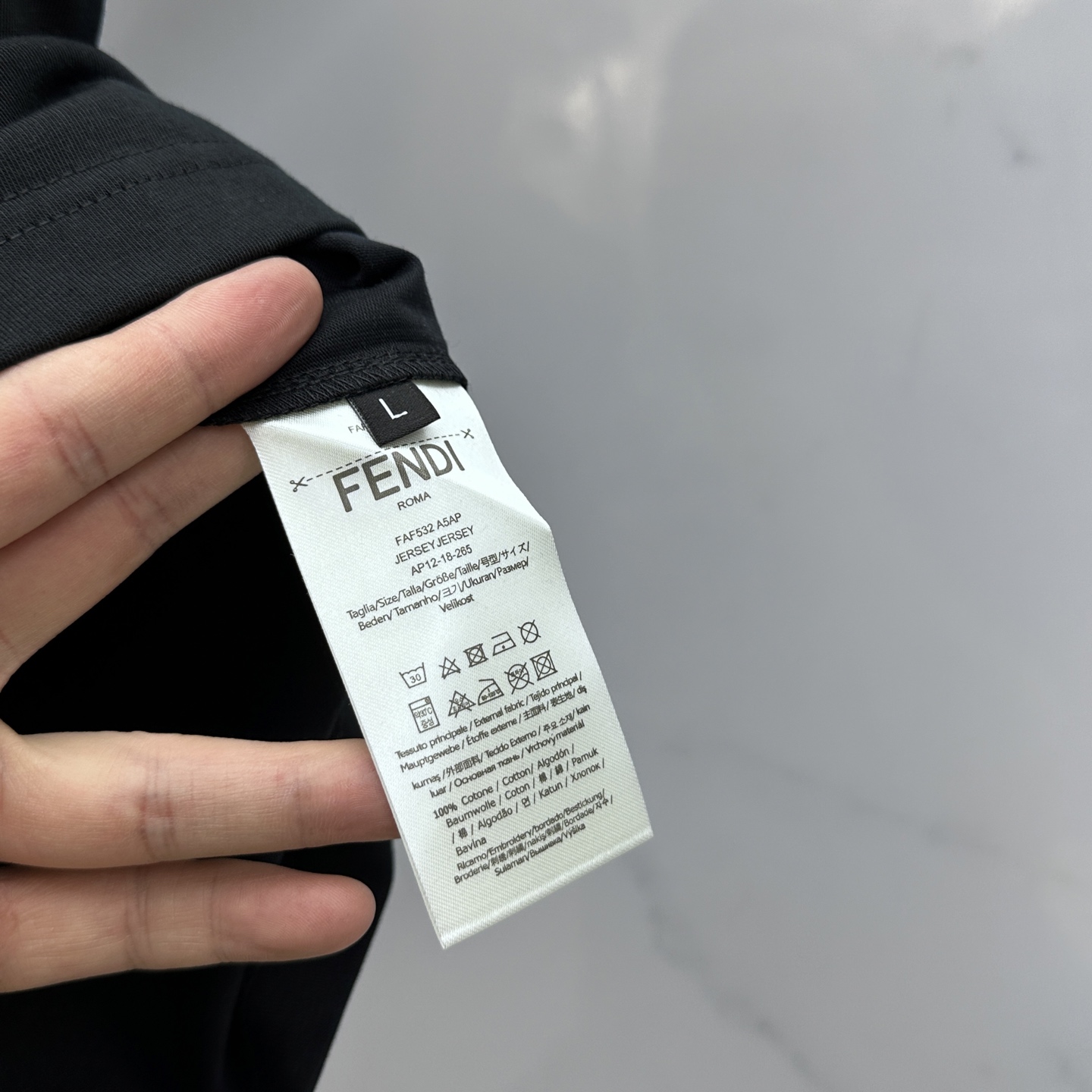  🆕Fendi*芬迪 2025FW春夏新品圆领打底外穿T恤，立体感logo常规半袖纯棉打底T恤，棉，手感